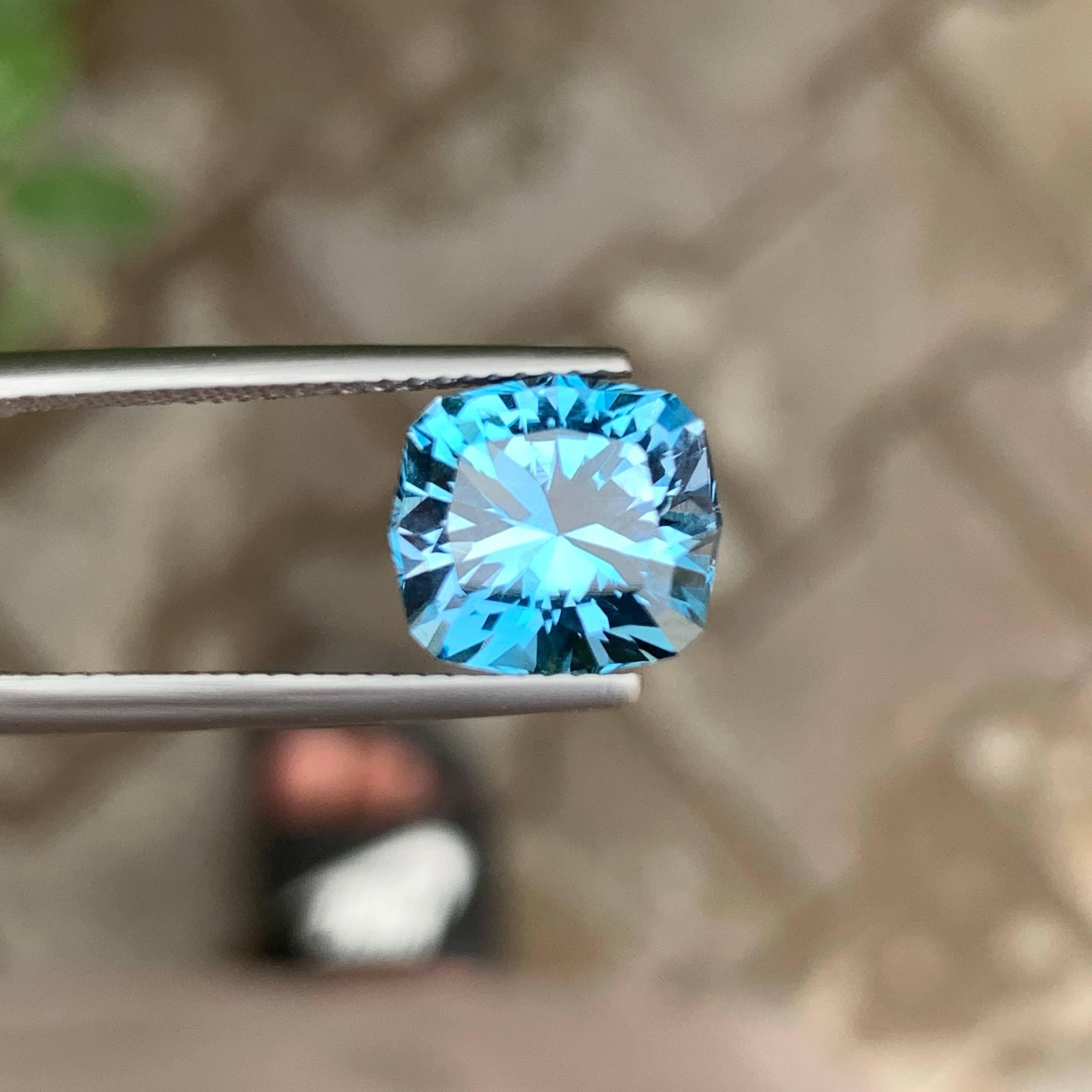5.05 Carat Naturel Loose Soft London Blue Topaz Cut Custom Precision from Africa en vente 1