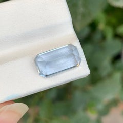 5.05 carats Loose Aquamarine Goshenite Emerald Cut Natural Pakistani Gemstone