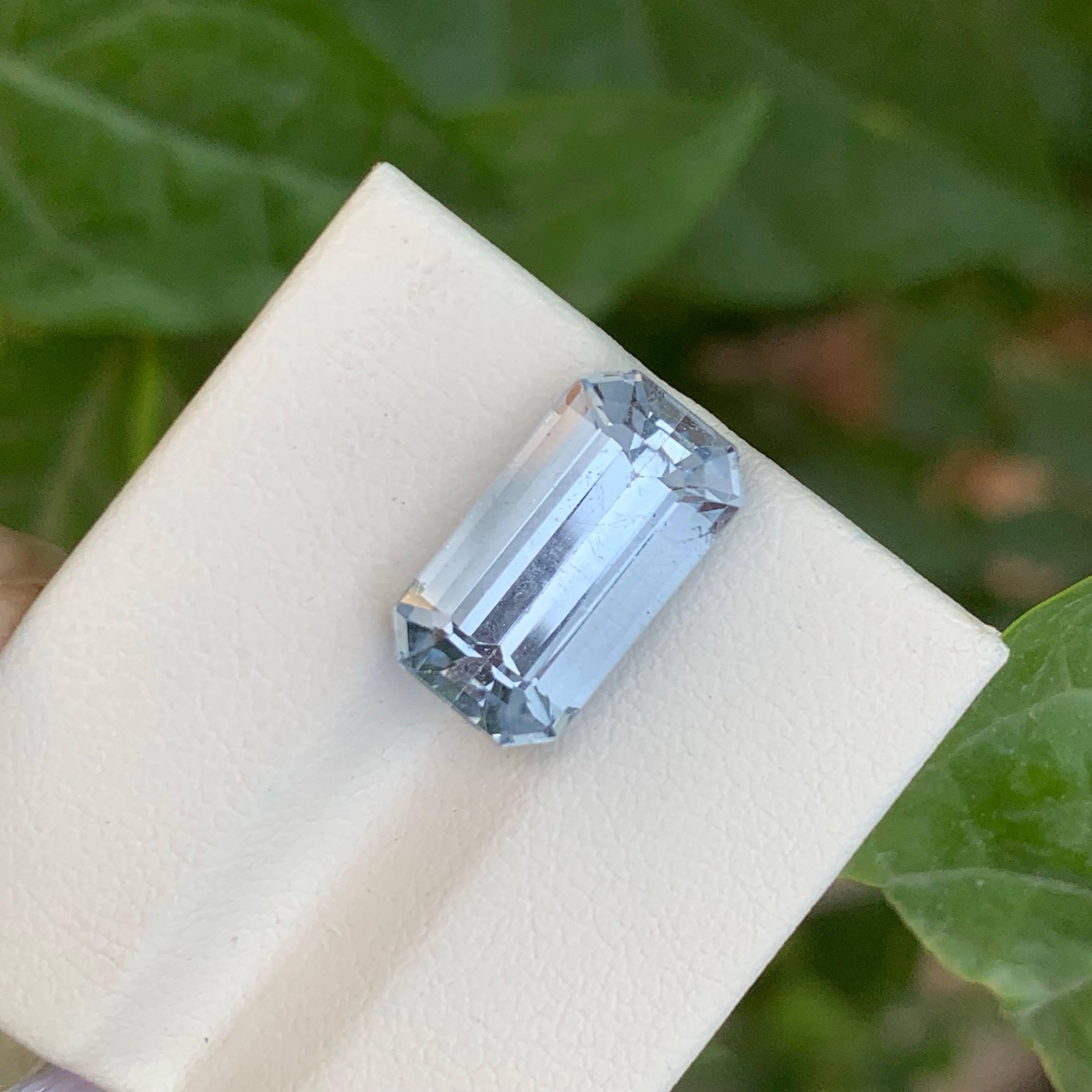 5.05 carats Loose Aquamarine Goshenite Emerald Cut Natural Pakistani Gemstone in vendita 1