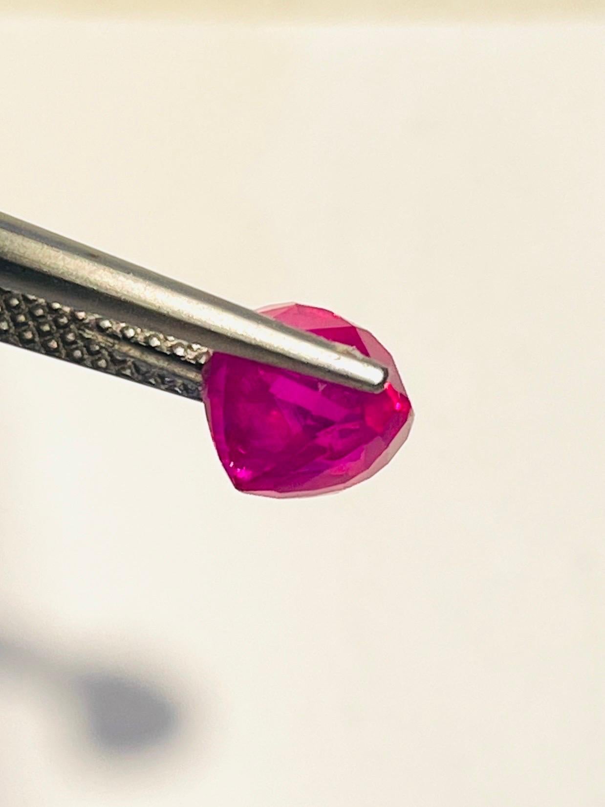 5.05 Ct unheated Burma ruby full luster transparent For Sale 2