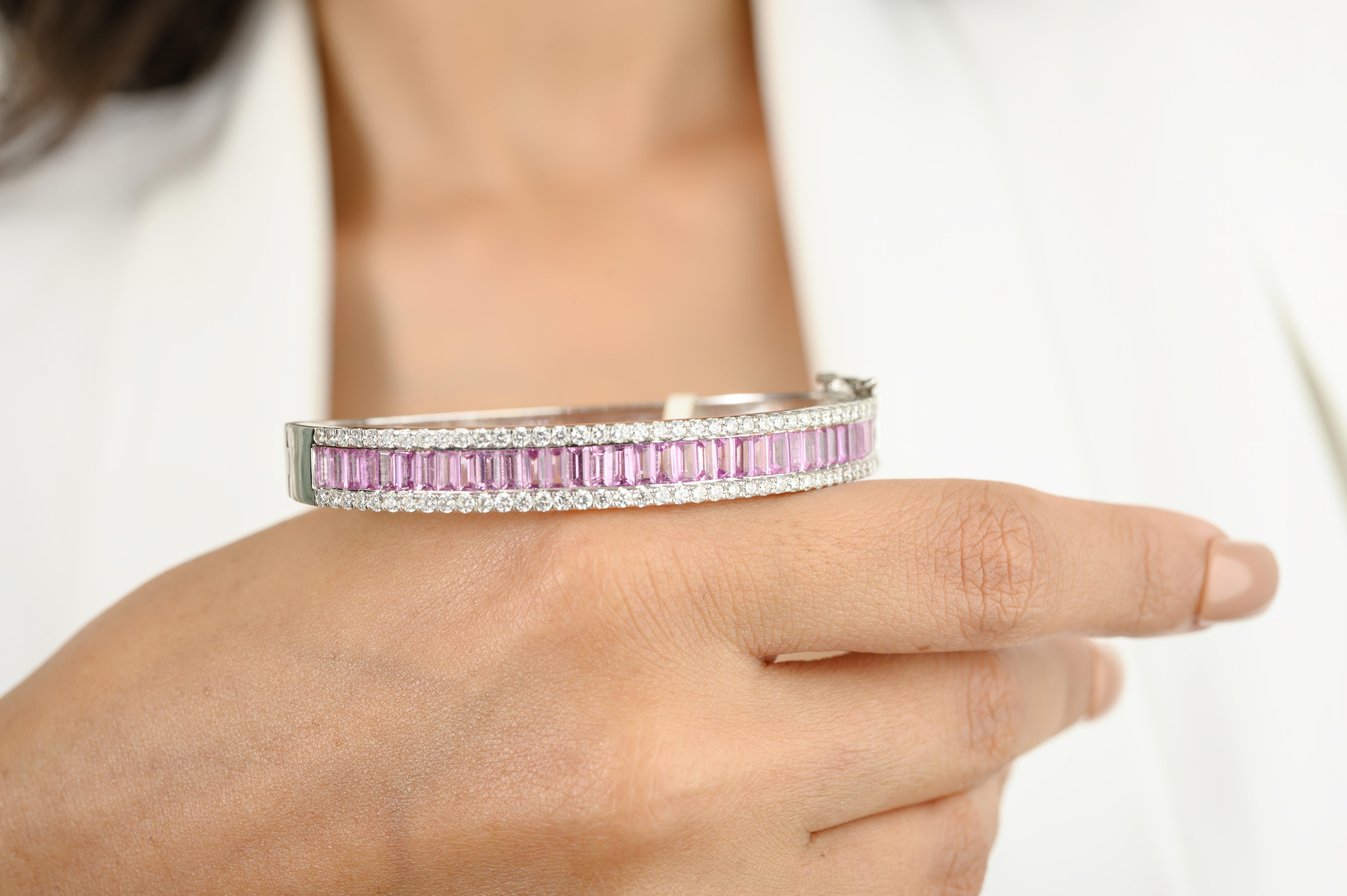 Bracciale con zaffiro rosa baguette da 5,05 CTW e diamanti in oro bianco 18 carati in vendita 2