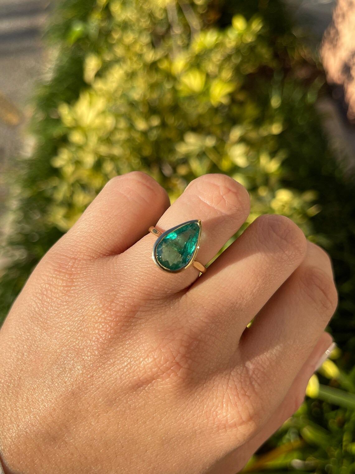 5.05ct 18K Large Dark Forest Green Pear Cut Emerald Solitaire Bezel Gold Ring For Sale 1