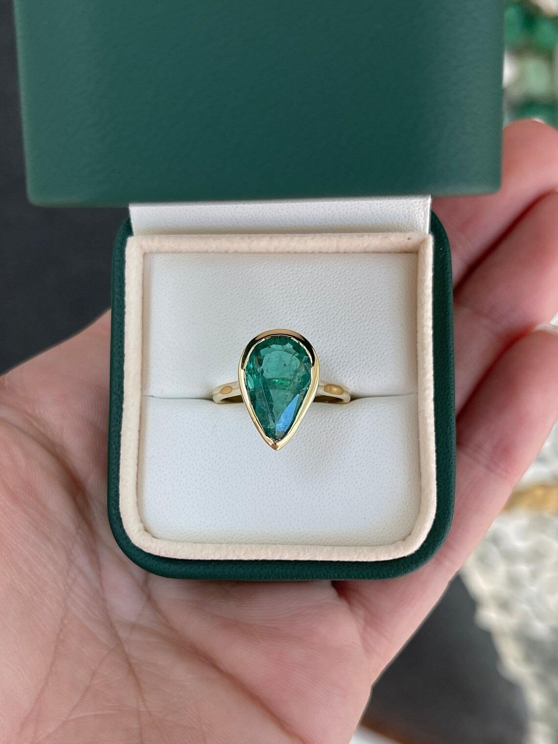 5.05ct 18K Large Dark Forest Green Pear Cut Emerald Solitaire Bezel Gold Ring For Sale 2