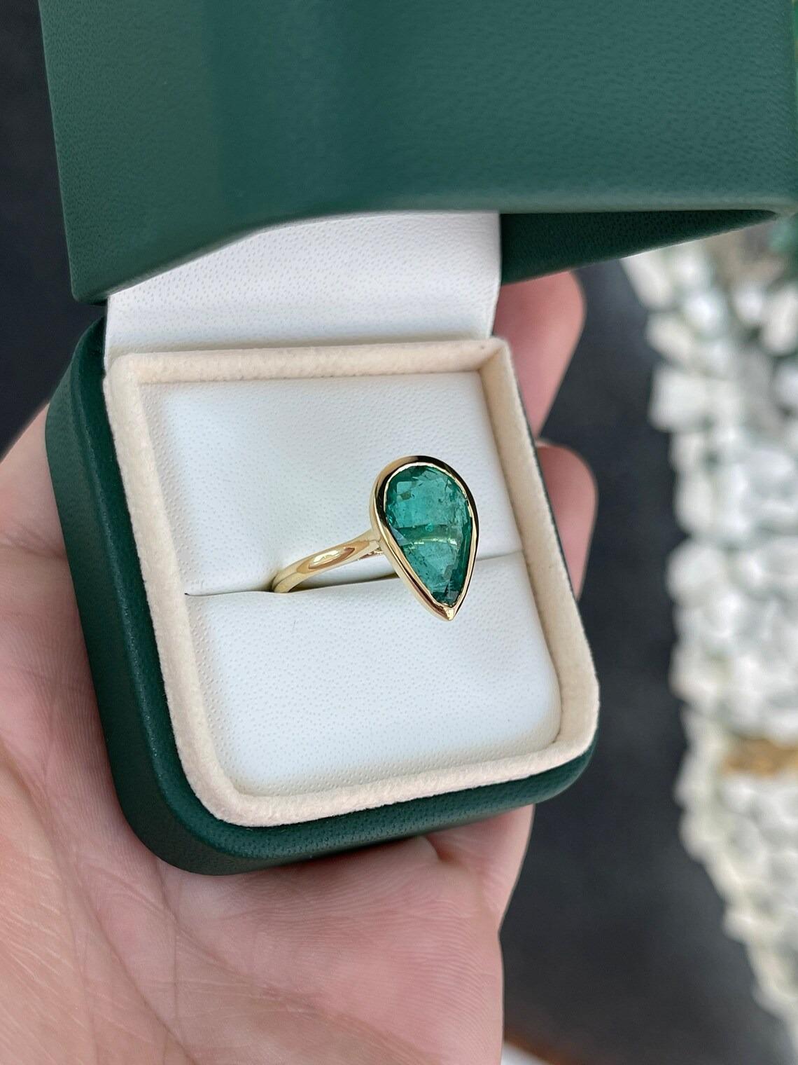 5.05ct 18K Large Dark Forest Green Pear Cut Emerald Solitaire Bezel Gold Ring For Sale 3