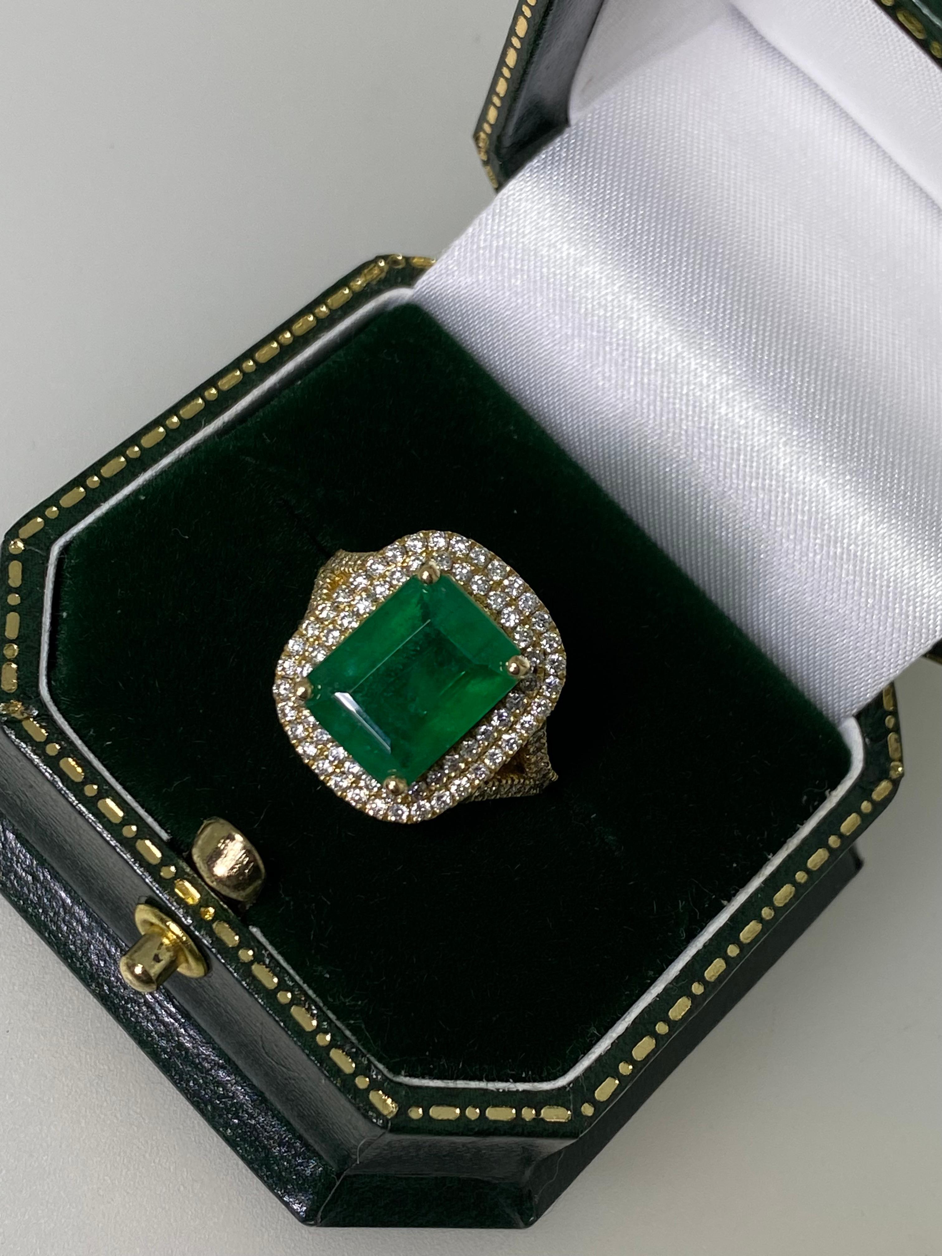 Retro 5.05ct Natural Zambian Emerald & Diamond 18K Yellow Gold Ring + GSL Certified. For Sale