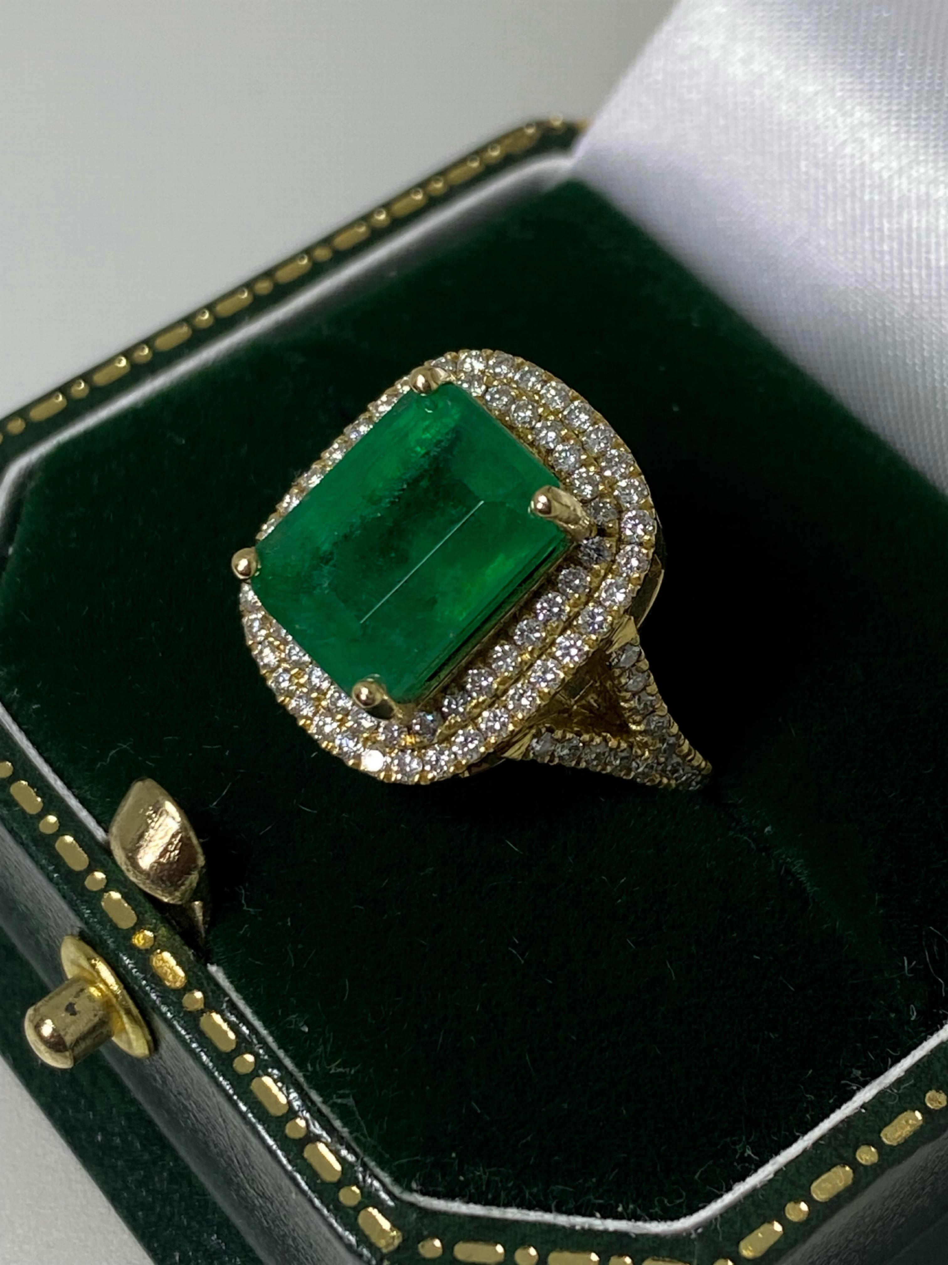 5.05ct Natural Zambian Emerald & Diamond 18K Yellow Gold Ring + GSL Certified. For Sale 2