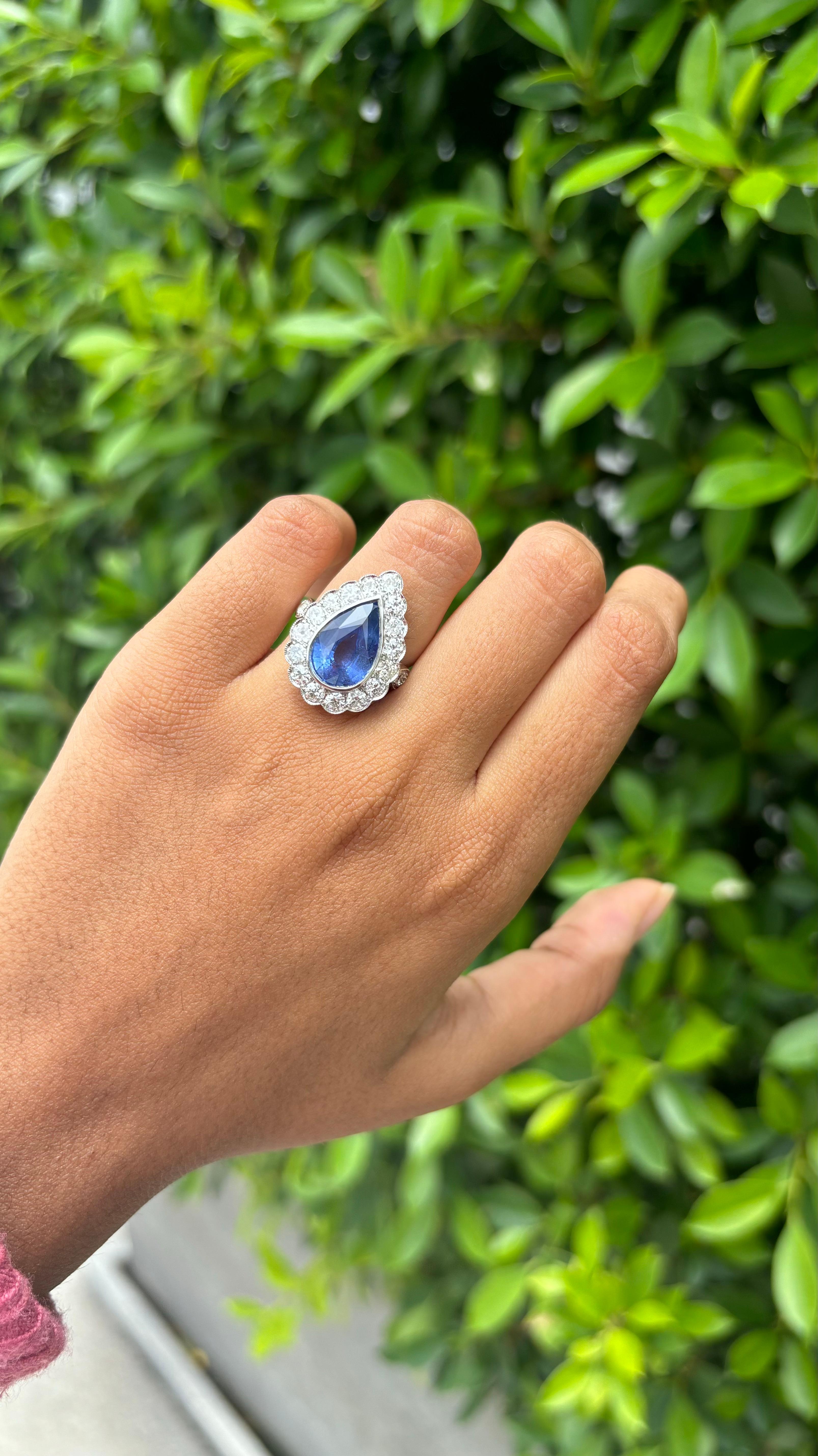 Anello Art Deco in oro bianco 18 carati con zaffiro di Ceylon e diamanti 5,05 ct. 1