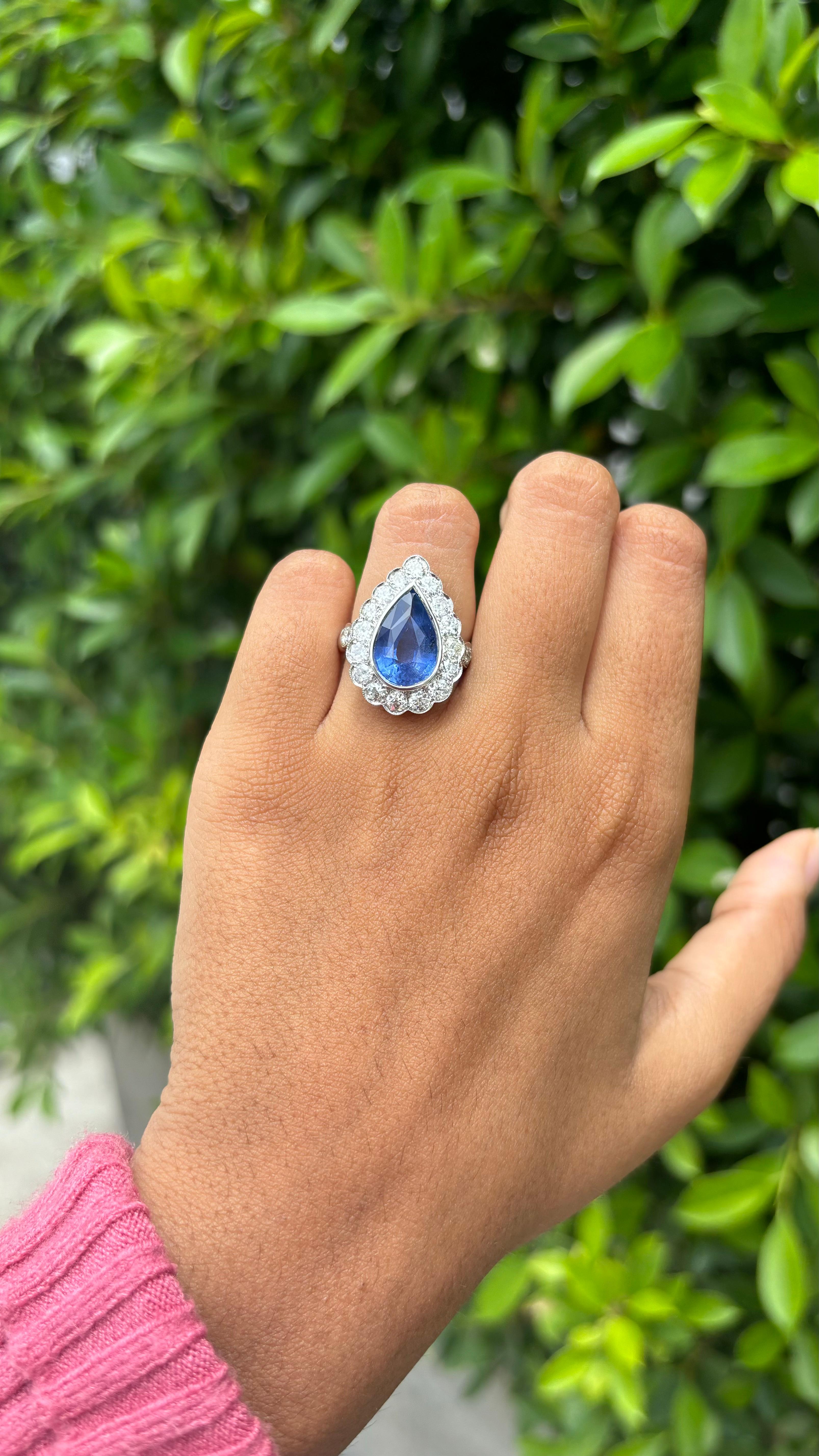 Anello Art Deco in oro bianco 18 carati con zaffiro di Ceylon e diamanti 5,05 ct. 2
