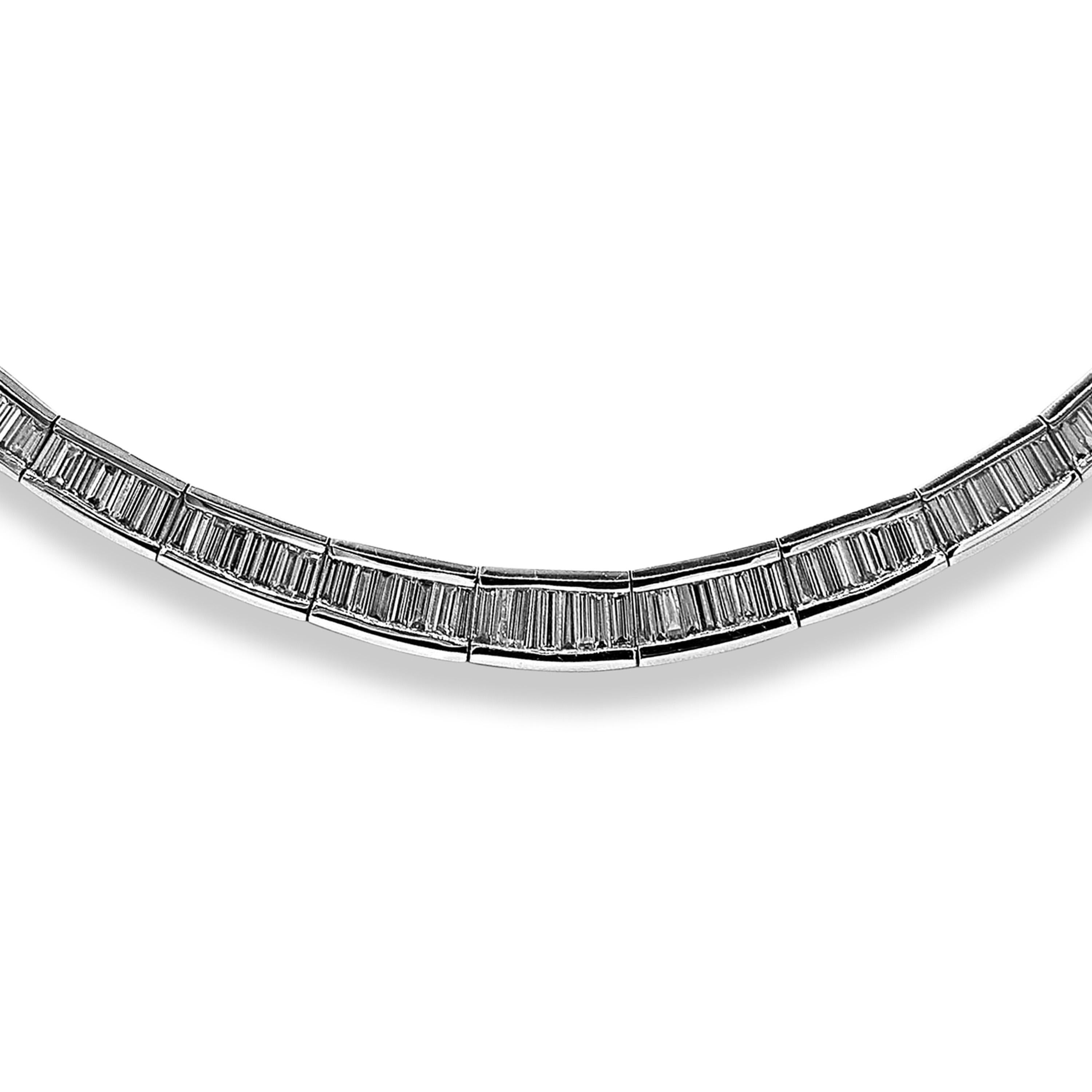 Collana in oro bianco con diamante baguette da 5,06 carati In condizioni Nuovo in vendita a New York, NY