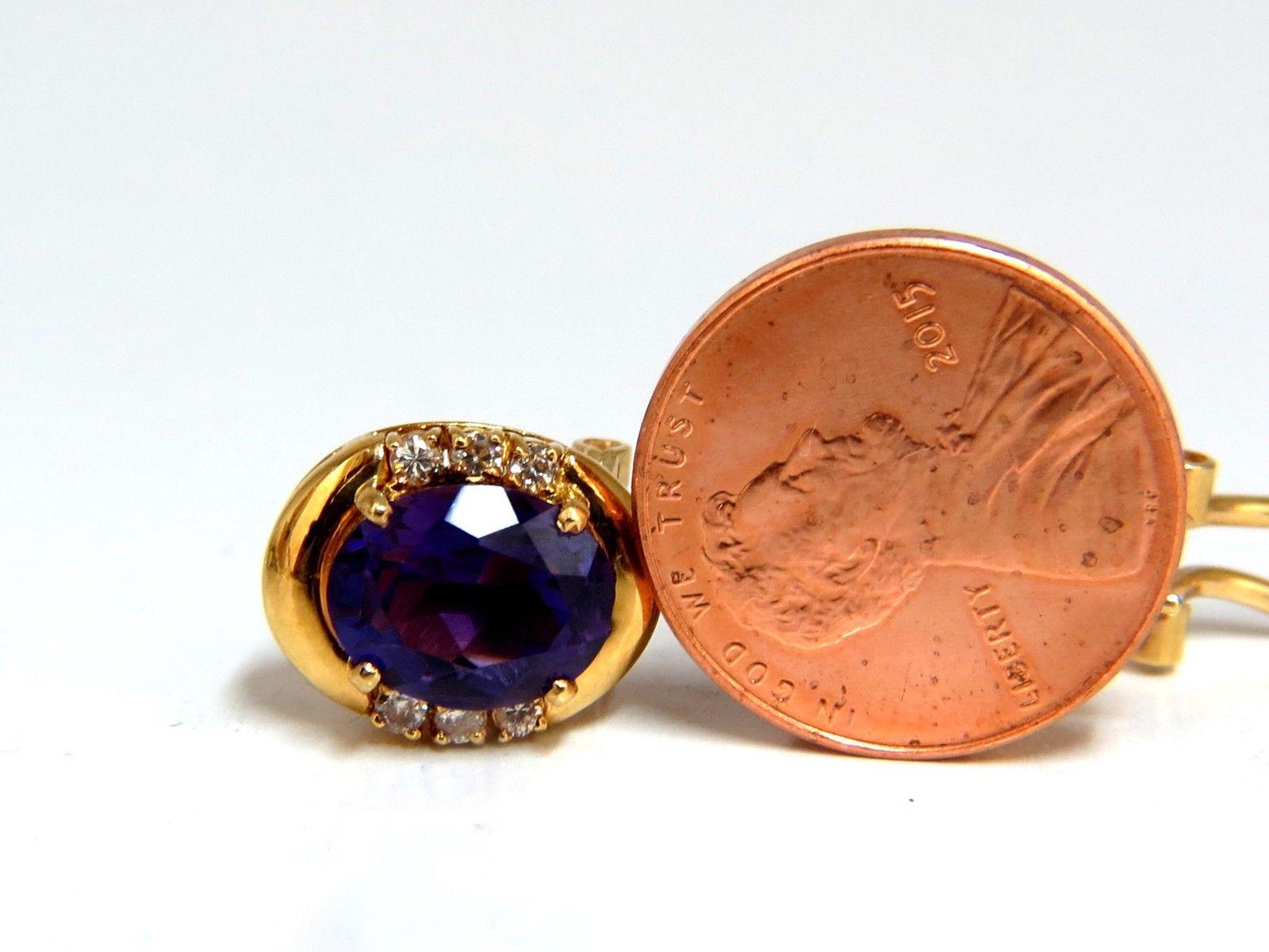 Taille ovale Clips d'oreilles en or 18 carats avec diamants et améthyste naturelle de 5,06 carats en vente