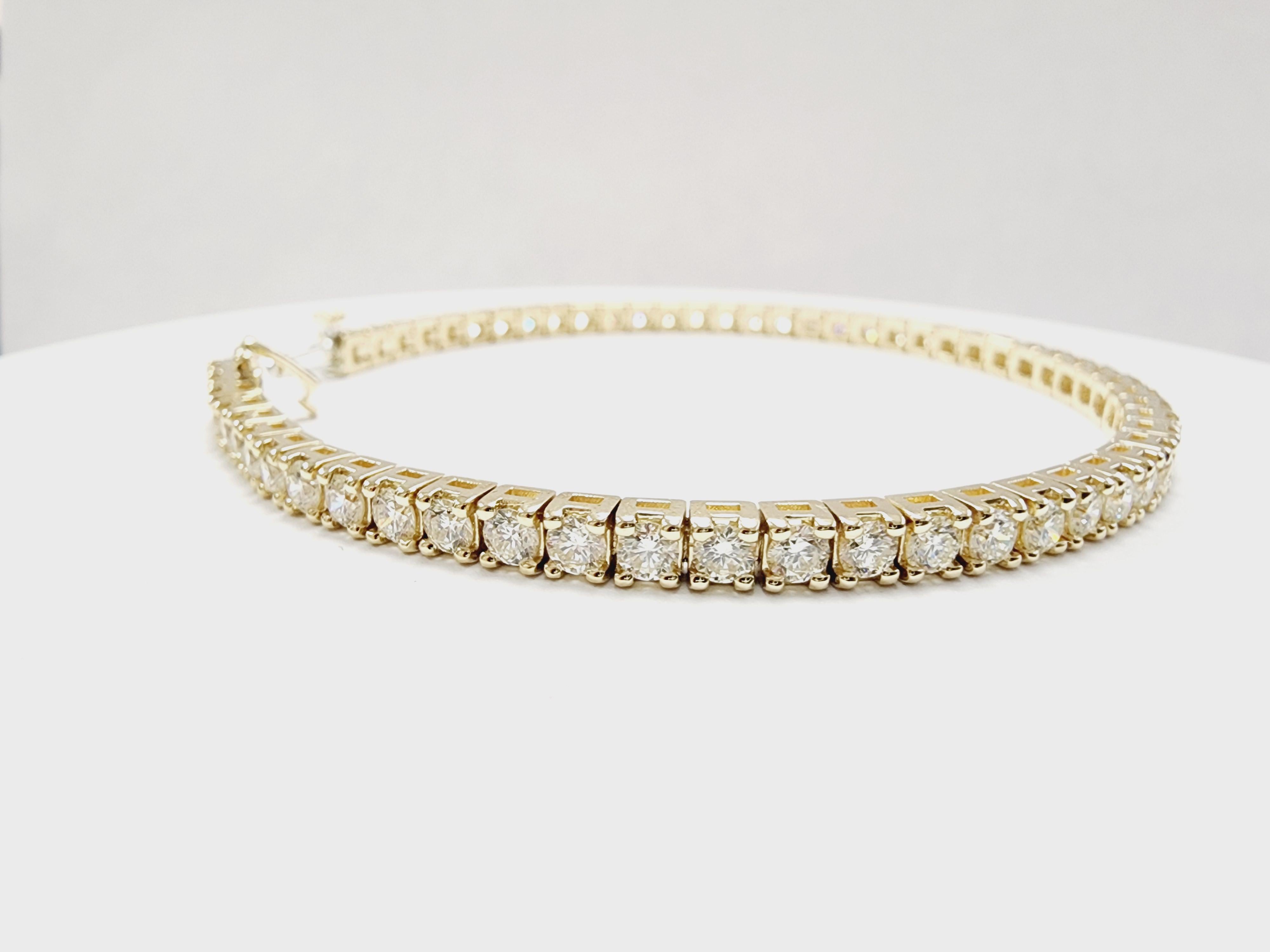 Modern 5.06 Carat Natural Diamond Tennis Bracelet 14 Karat Yellow Gold