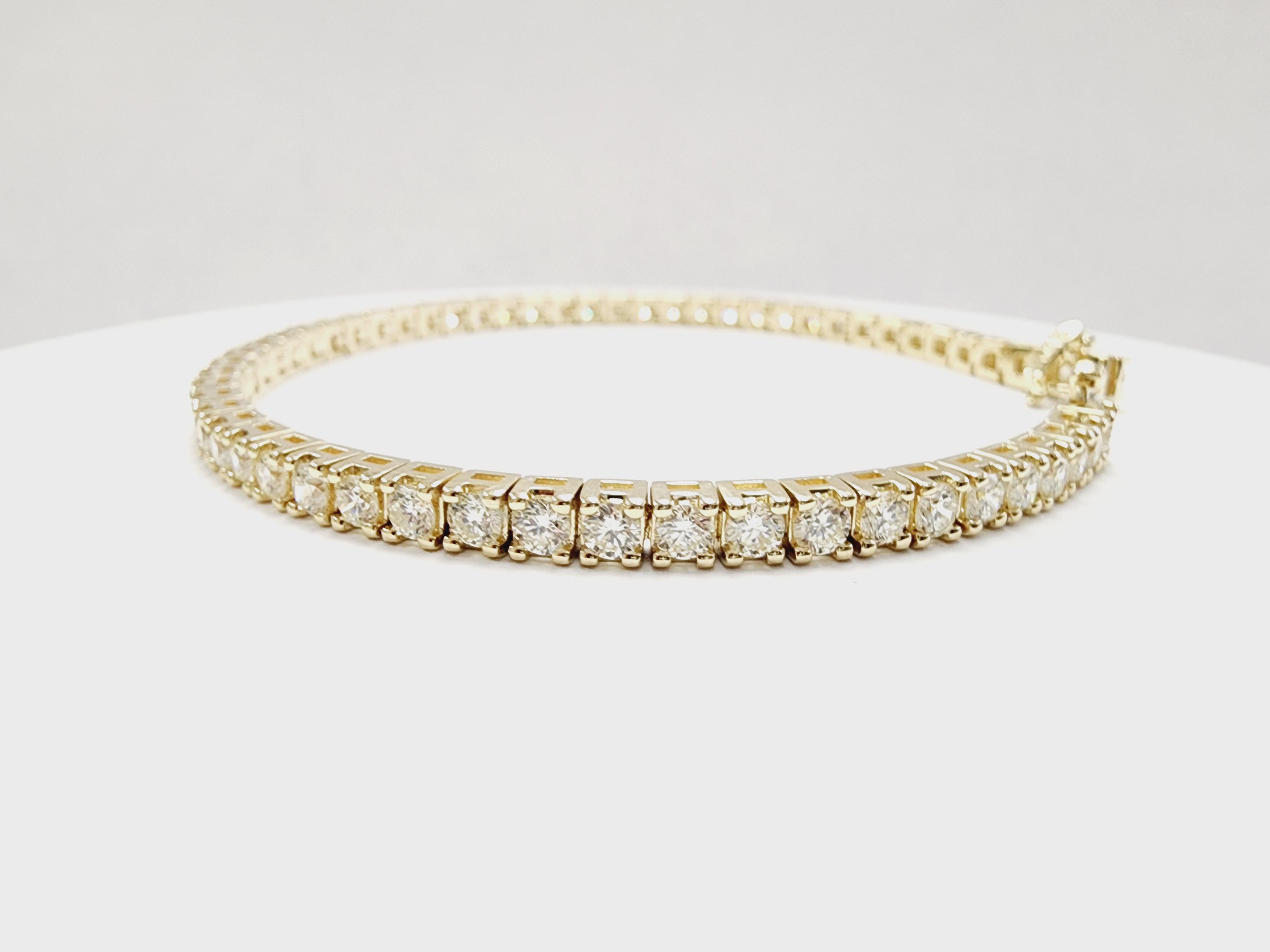 5.06 Carat Natural Diamond Tennis Bracelet 14 Karat Yellow Gold In New Condition In Great Neck Plaza, NY