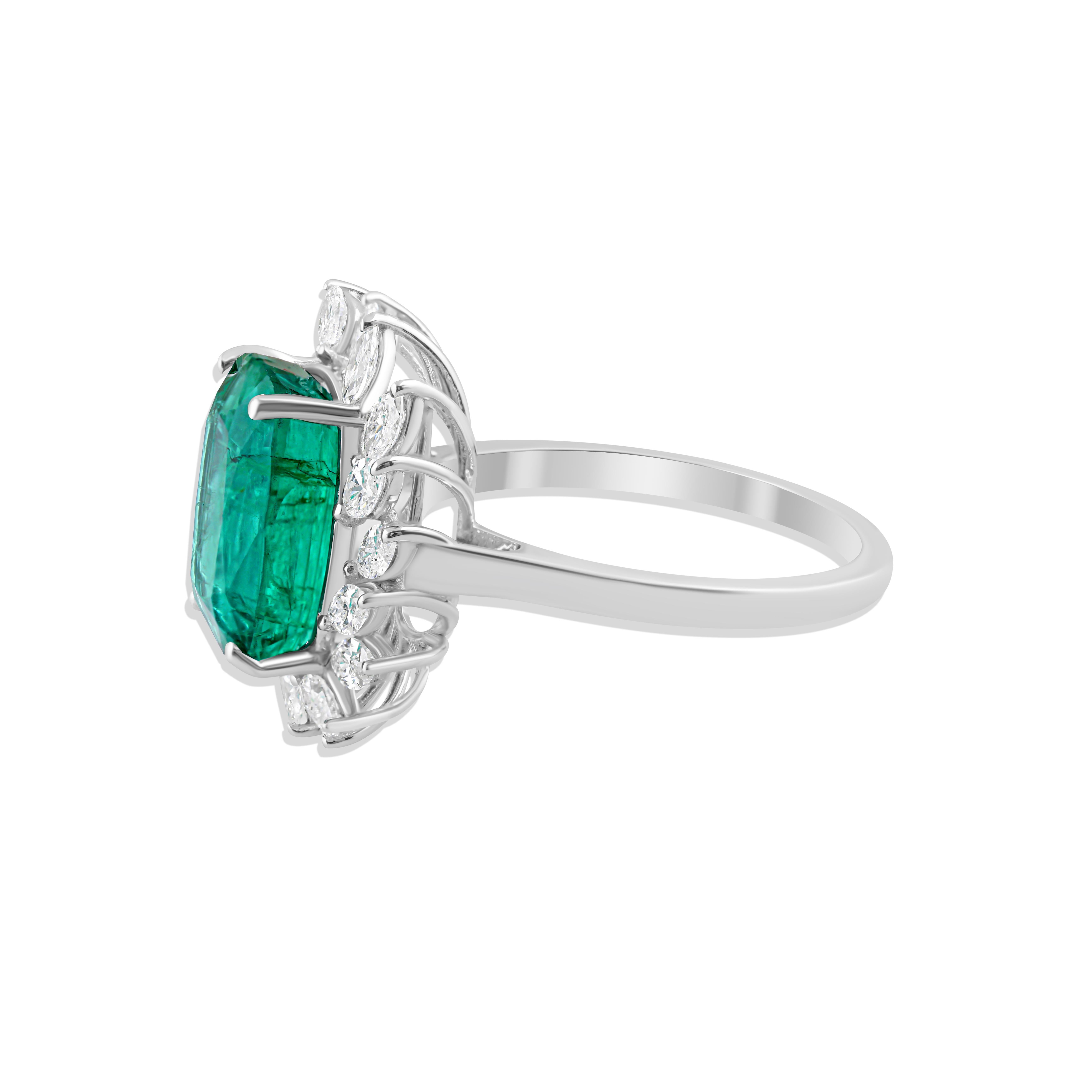 Moderne Bijoux en or blanc 18 carats avec émeraude de Zambie de 5,06 carats et diamants de 0,88 carat SI/H en vente