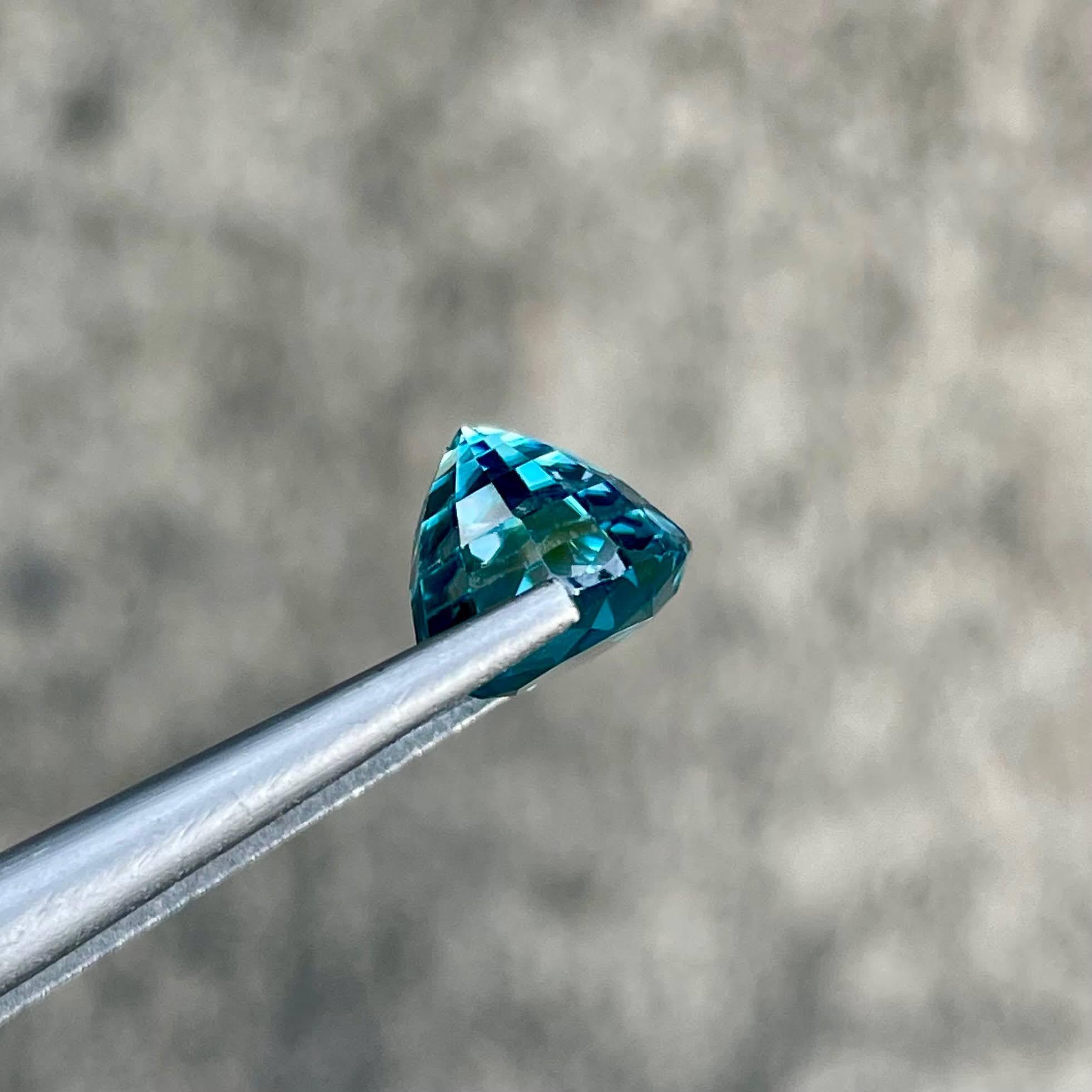 5.06 quilates Piedra de circón azul talla cojín Piedra preciosa natural de Camboya Corte cojín en venta