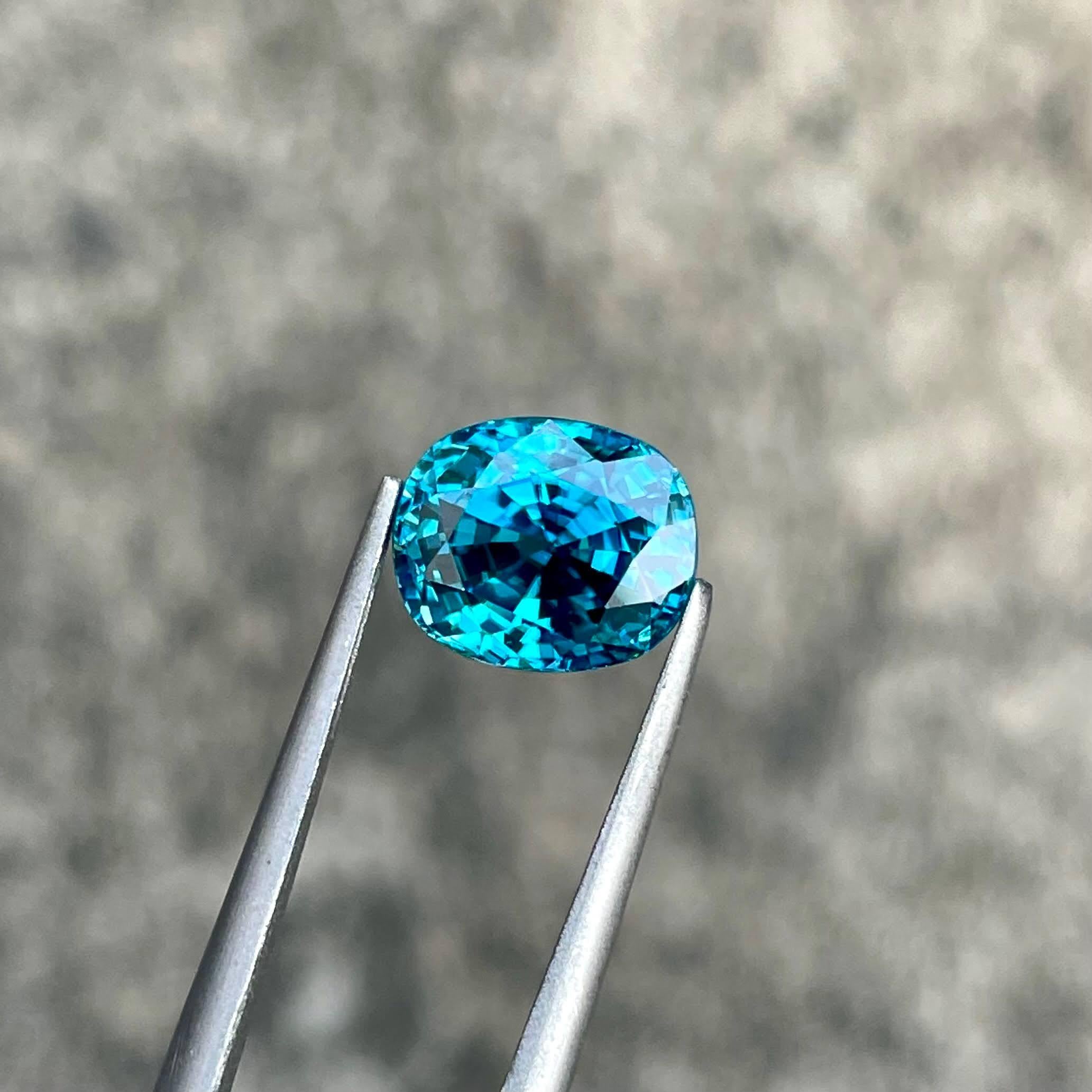 5.06 quilates Piedra de circón azul talla cojín Piedra preciosa natural de Camboya en Nuevo estado para la venta en Bangkok, TH