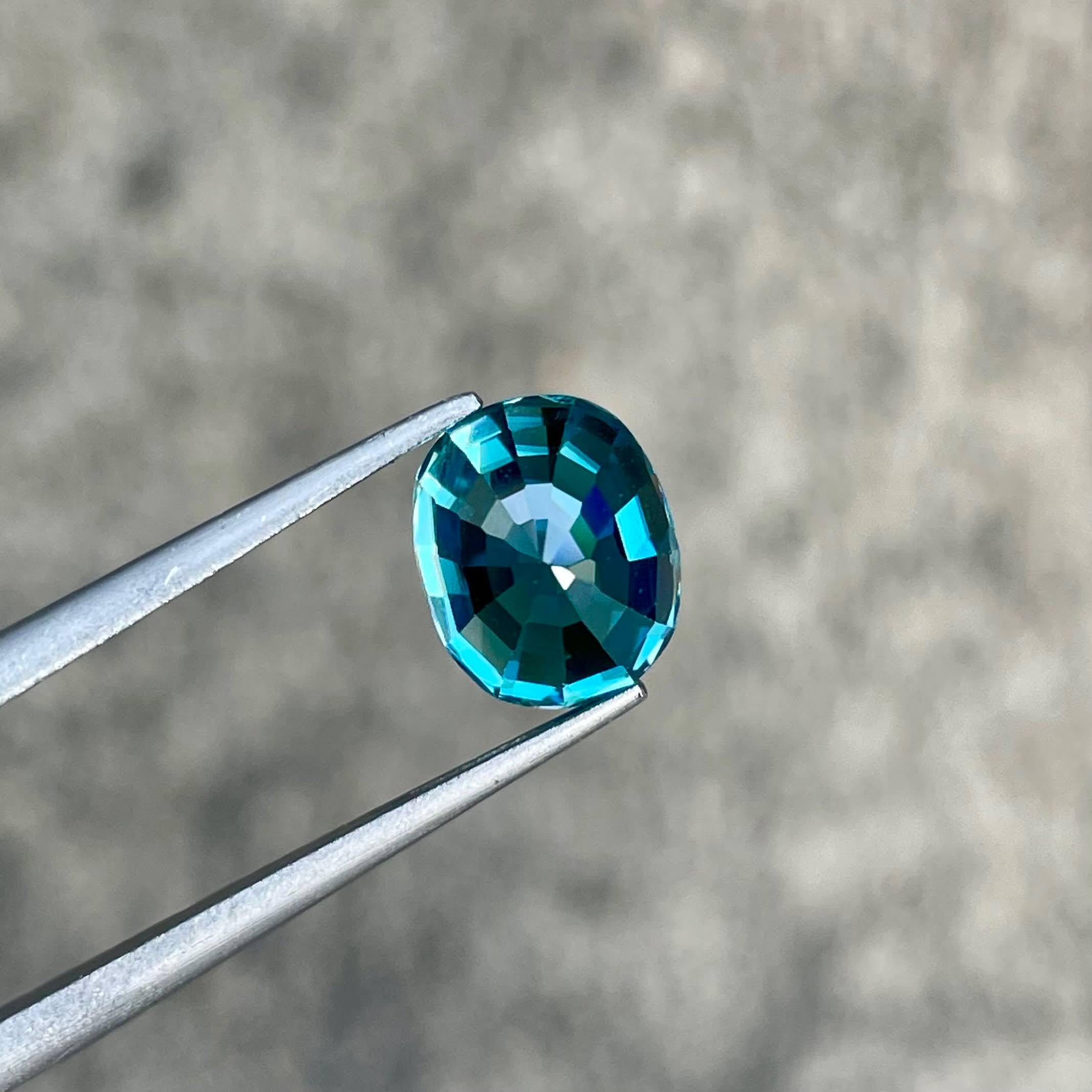 Femenino o masculino 5.06 quilates Piedra de circón azul talla cojín Piedra preciosa natural de Camboya en venta