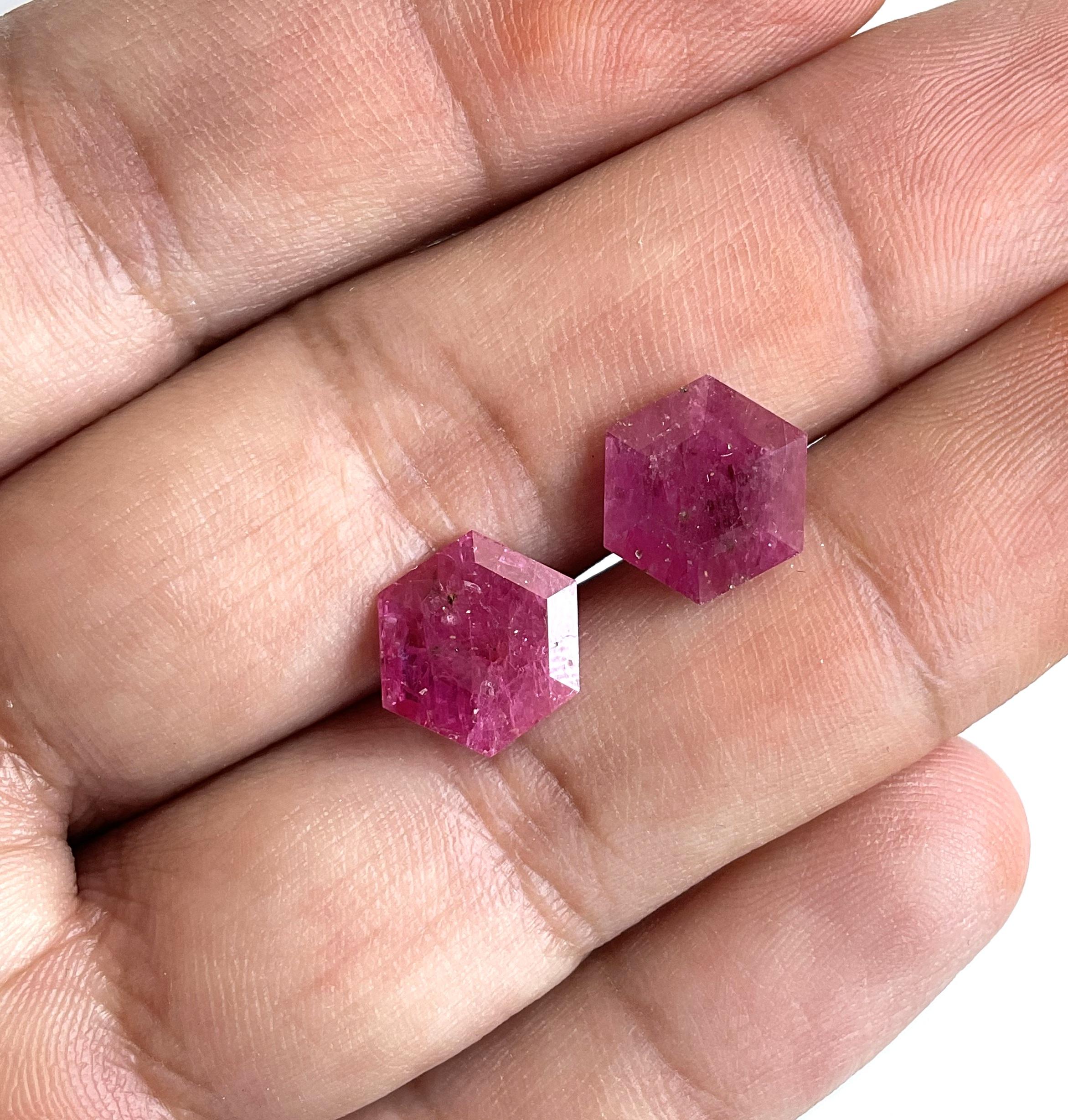 Femenino o masculino 5,06 Quilates Hexágono de Rubí de Mozambique 2 Piezas Piedra tallada facetada Gema Natural Calentada en venta