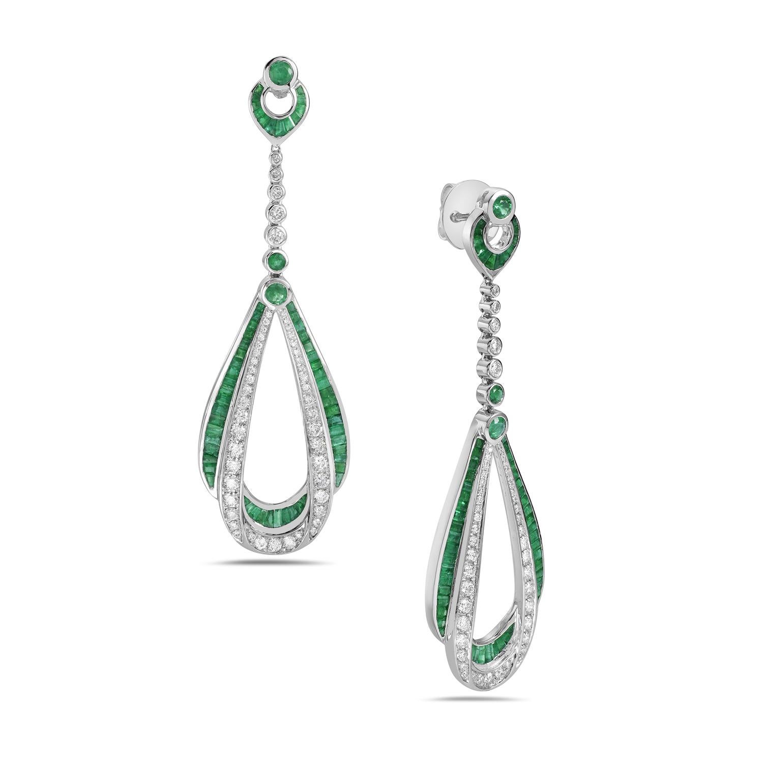 Art Deco 5.06 Ct Emerald & Diamond Dangle Earrings Made In 18k White Gold For Sale