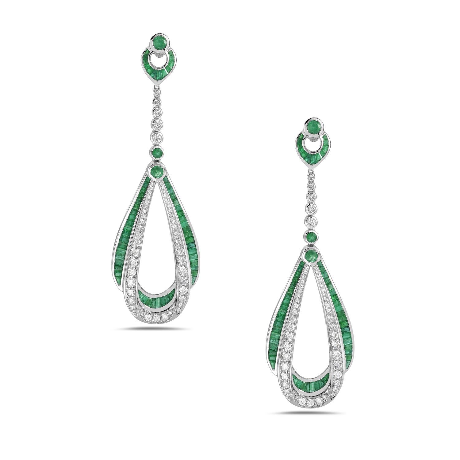 Mixed Cut 5.06 Ct Emerald & Diamond Dangle Earrings Made In 18k White Gold For Sale