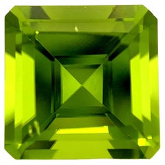 5,07 Karat Apfelgrüner Peridot Quadrat, ungefasster loser 3-Stein-Ring-Anhänger Edelstein