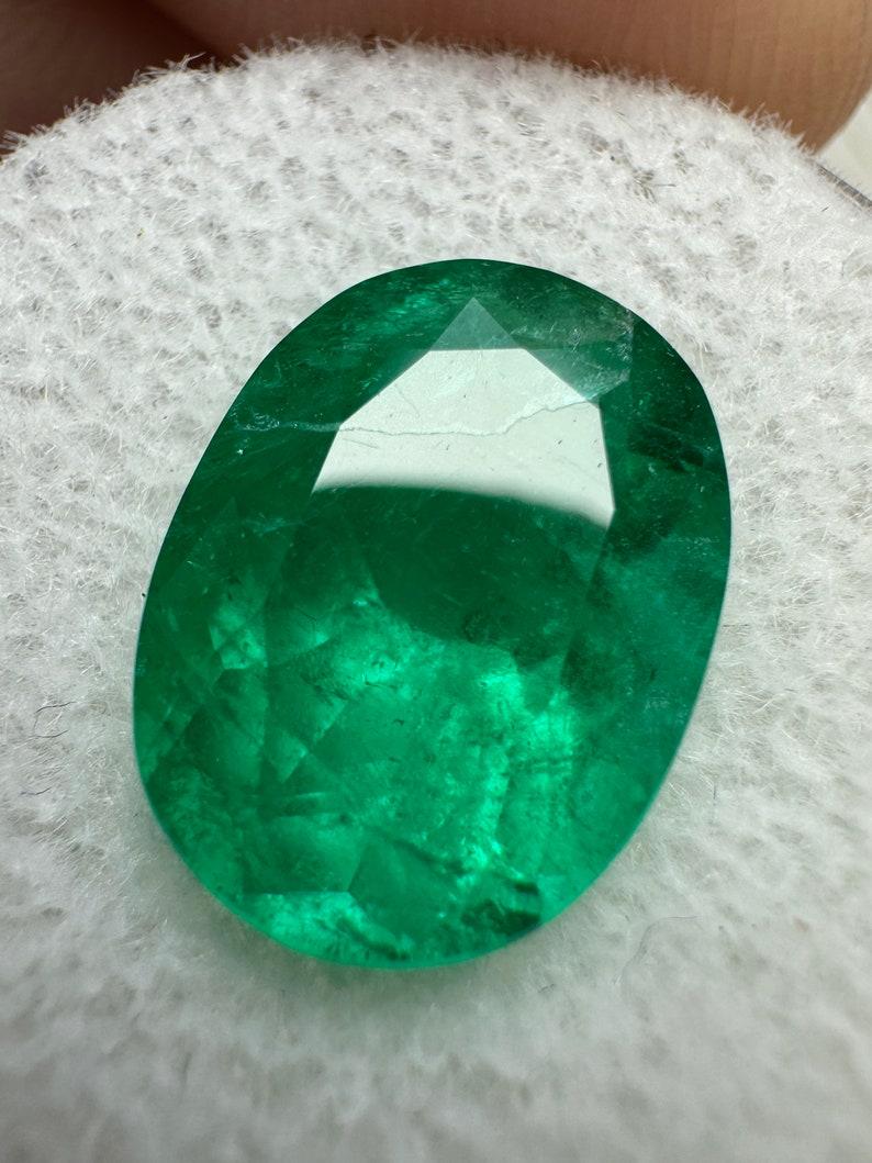 Esmeralda colombiana ovalada verde muzo certificada de 5,07 quilates - piedra de nacimiento de mayo Moderno en venta