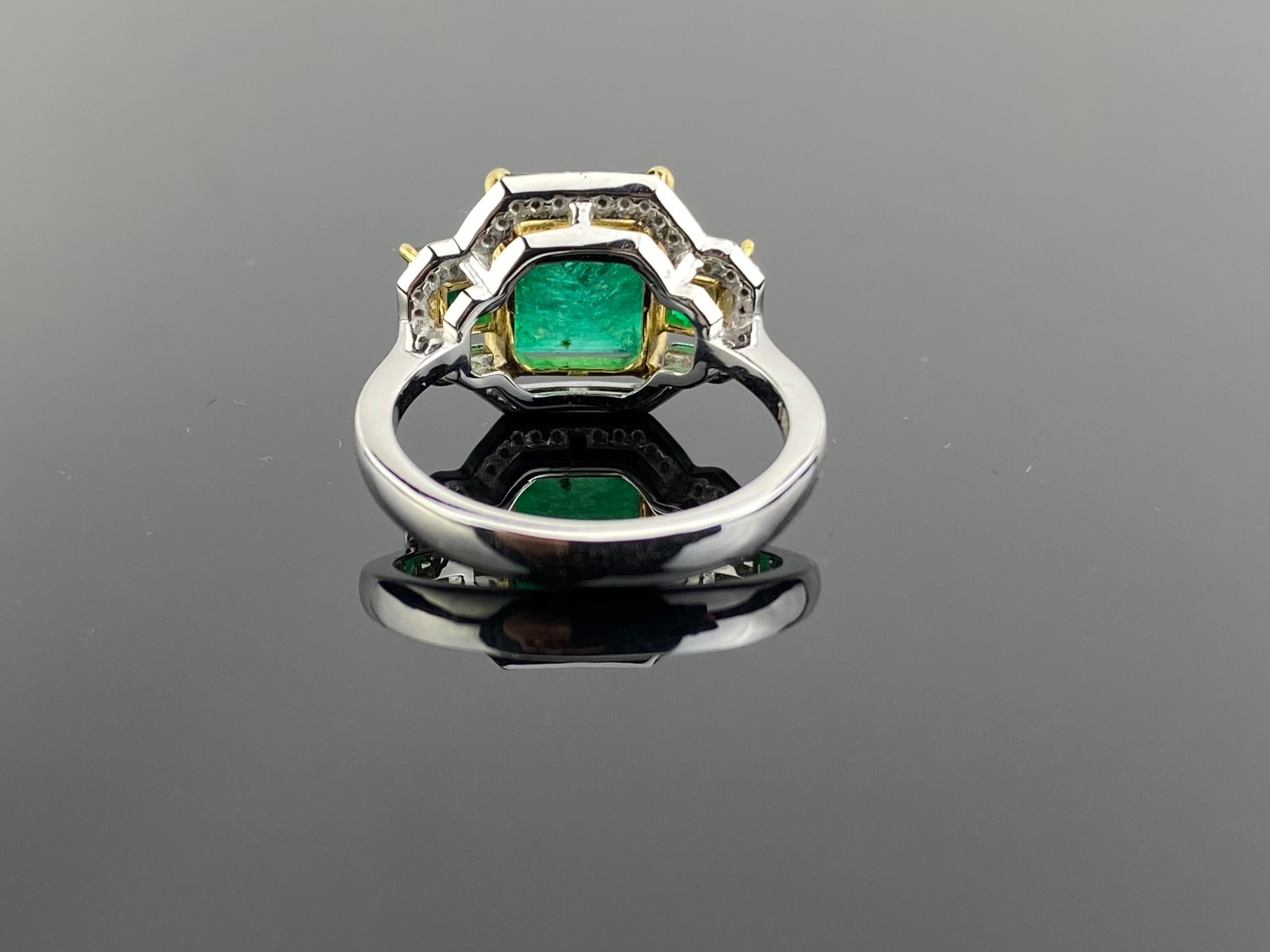 5.07 Carat Emerald and Diamond Three Stone Cocktail Ring In New Condition For Sale In Bangkok, Thailand