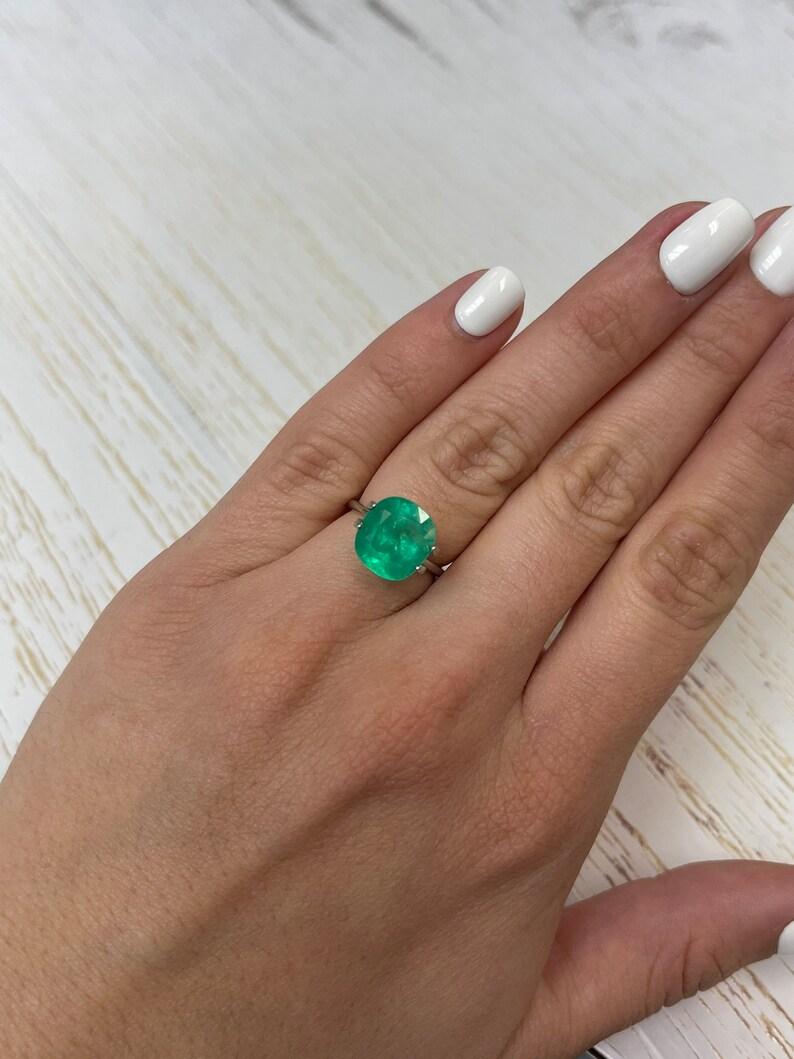 5.07 Carat Green Colombian Emerald - Cushion Cut May Birthstone Genuine Gem For Sale 3