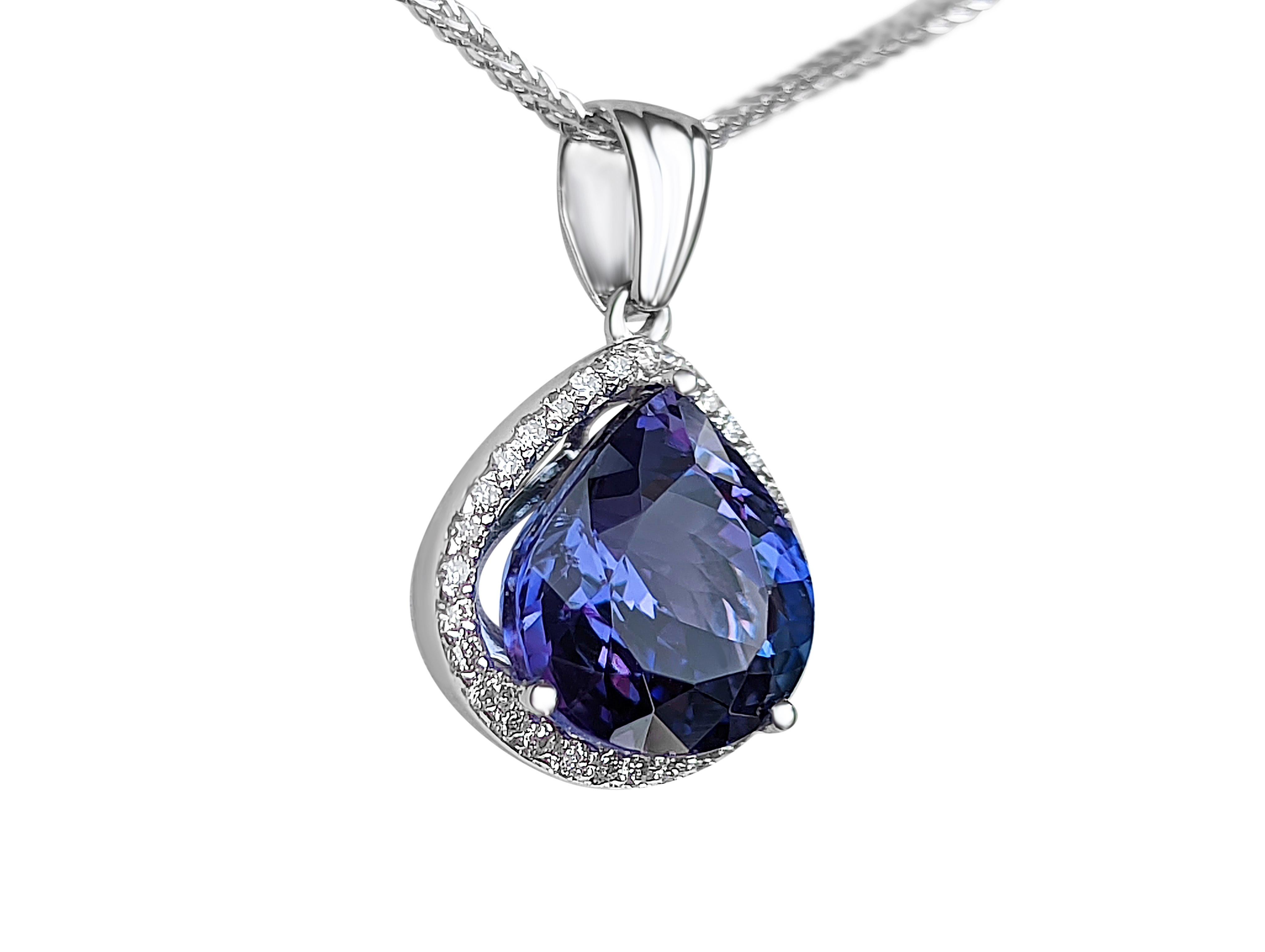 Art Deco 5.07 Carat Tanzanite and 0.25 Ct Diamonds, 14 Kt. White Gold, Pendant Necklace