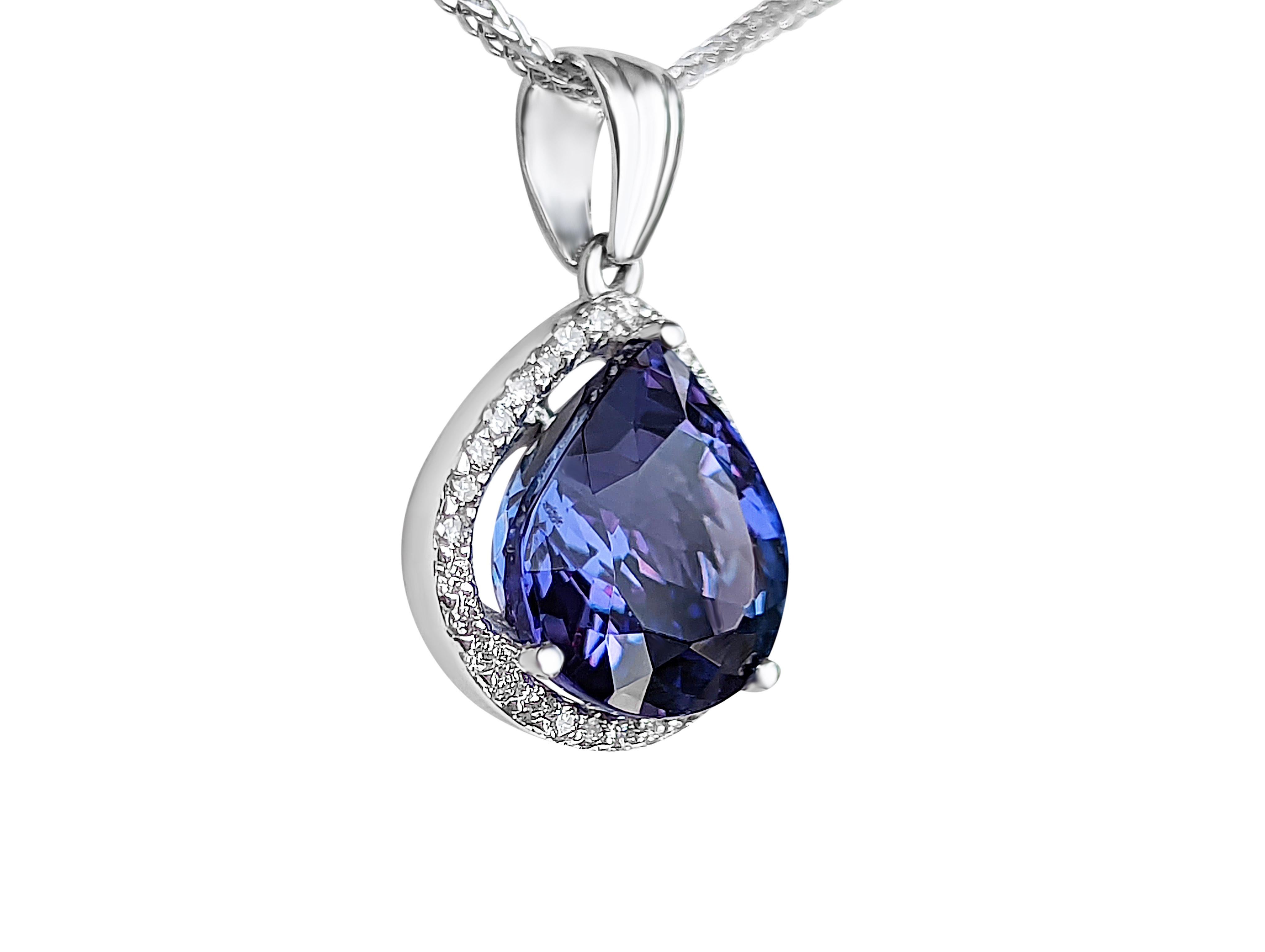 5.07 Carat Tanzanite and 0.25 Ct Diamonds, 14 Kt. White Gold, Pendant Necklace In New Condition In Ramat Gan, IL
