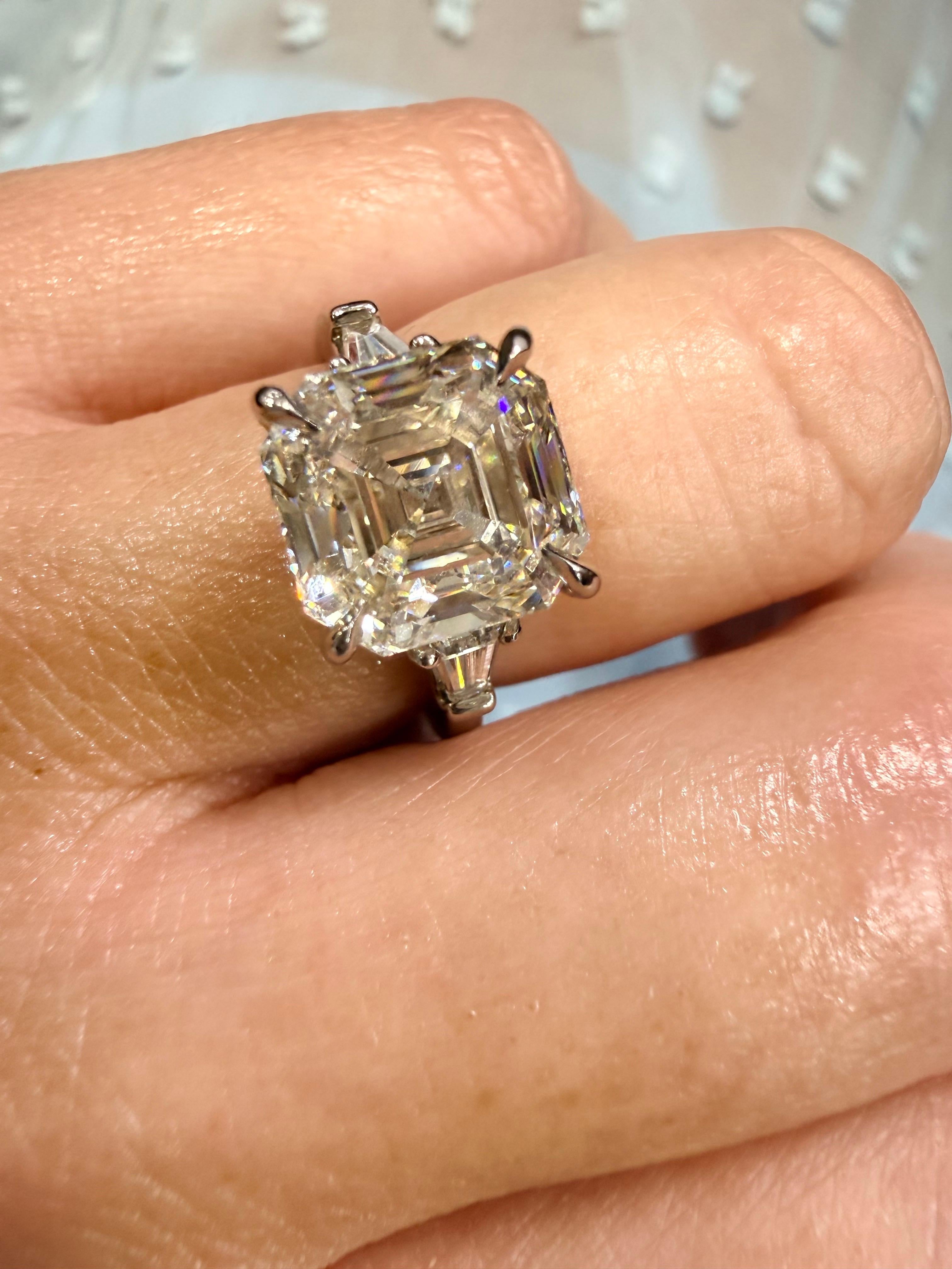 5,07 quilates Anillo de compromiso talla Asscher platino en venta 2