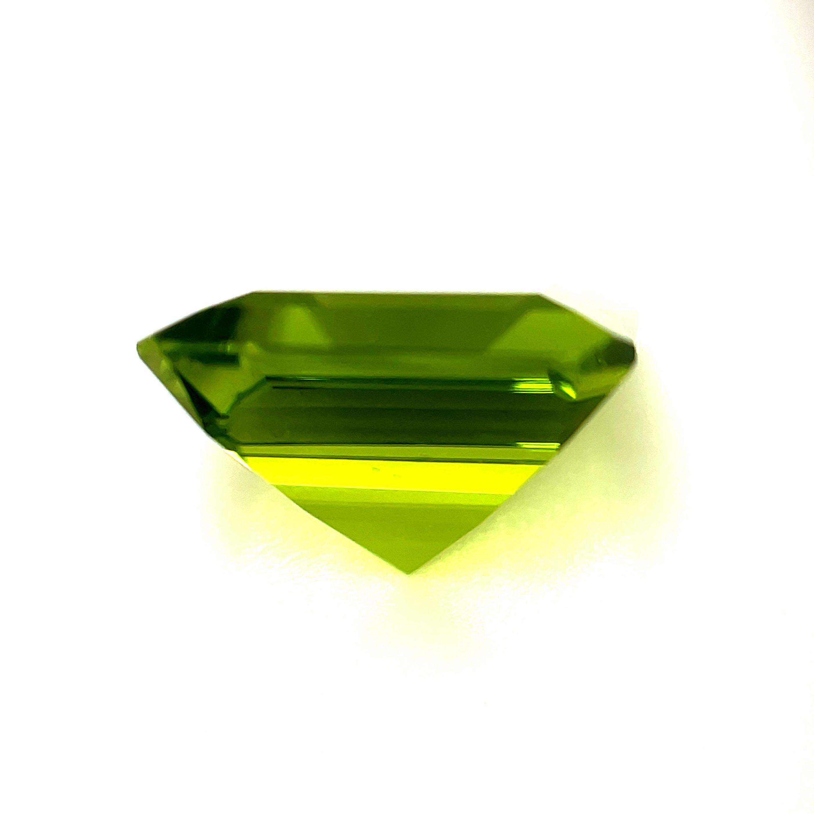 5,07 Karat Apfelgrüner Peridot Quadrat, ungefasster loser 3-Stein-Ring-Anhänger Edelstein 1
