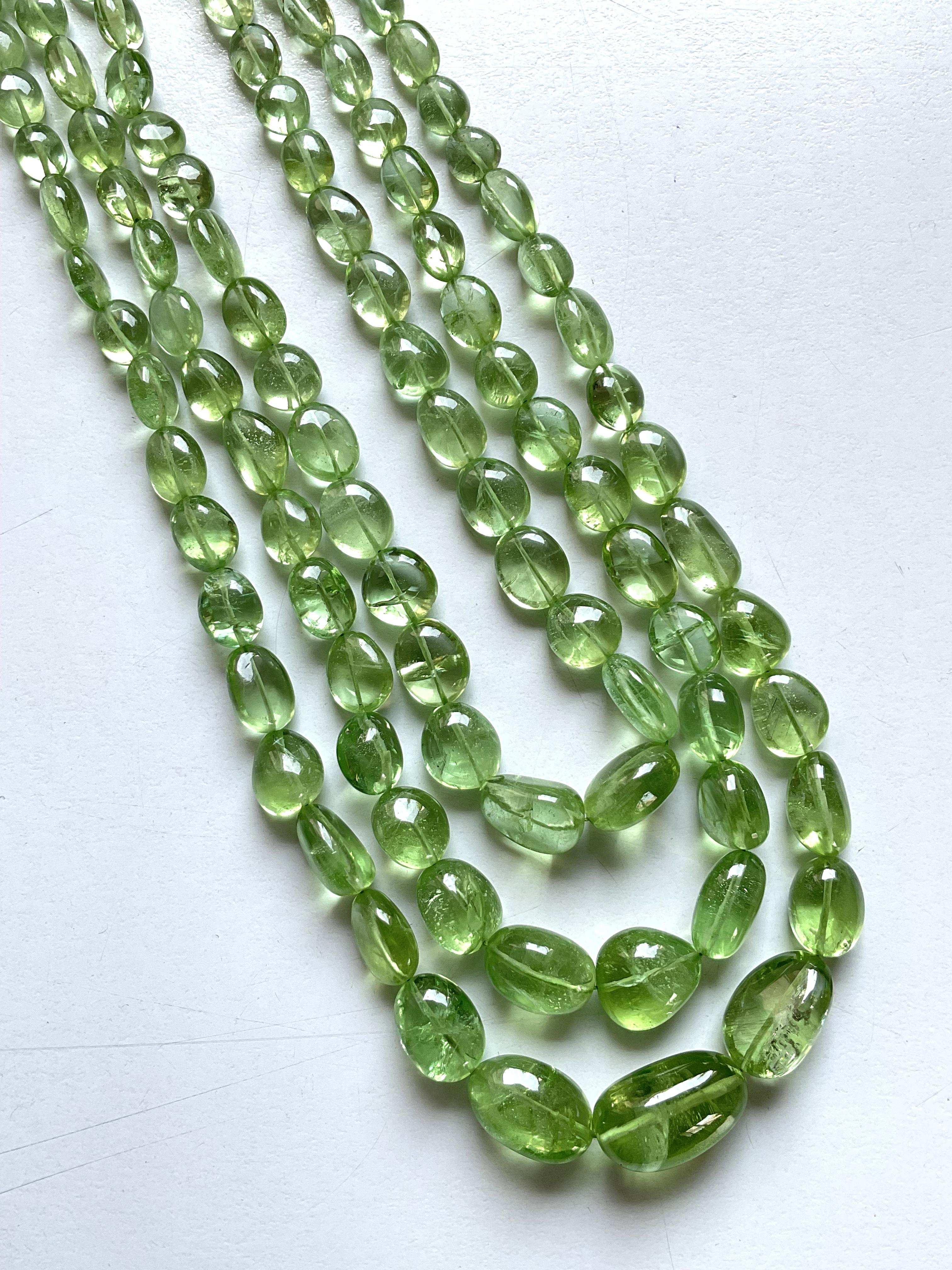 507.40 carats apple green peridot top quality plain tumbled natural necklace gem In New Condition For Sale In Jaipur, RJ