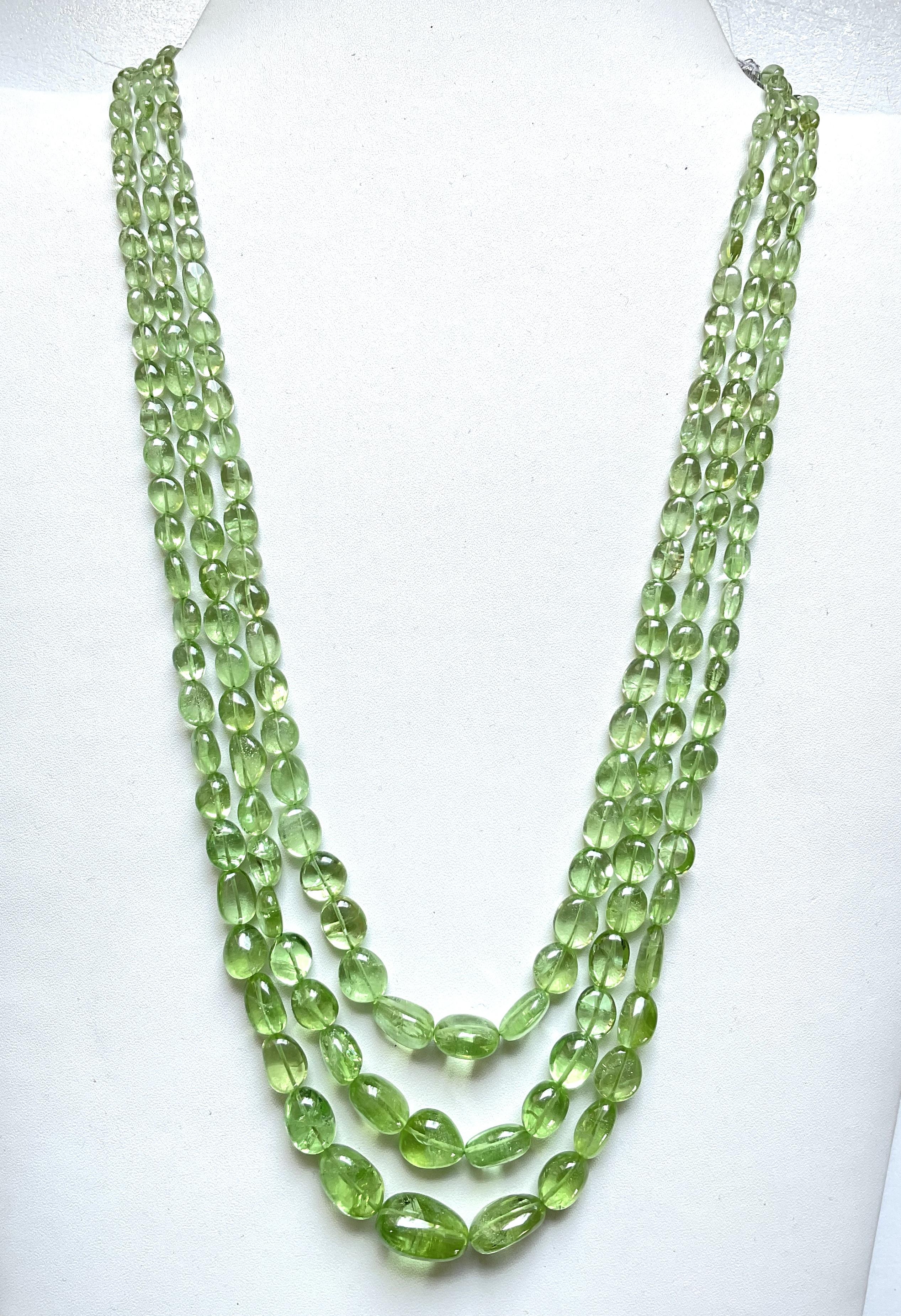 507.40 carats apple green peridot top quality plain tumbled natural necklace gem For Sale 2