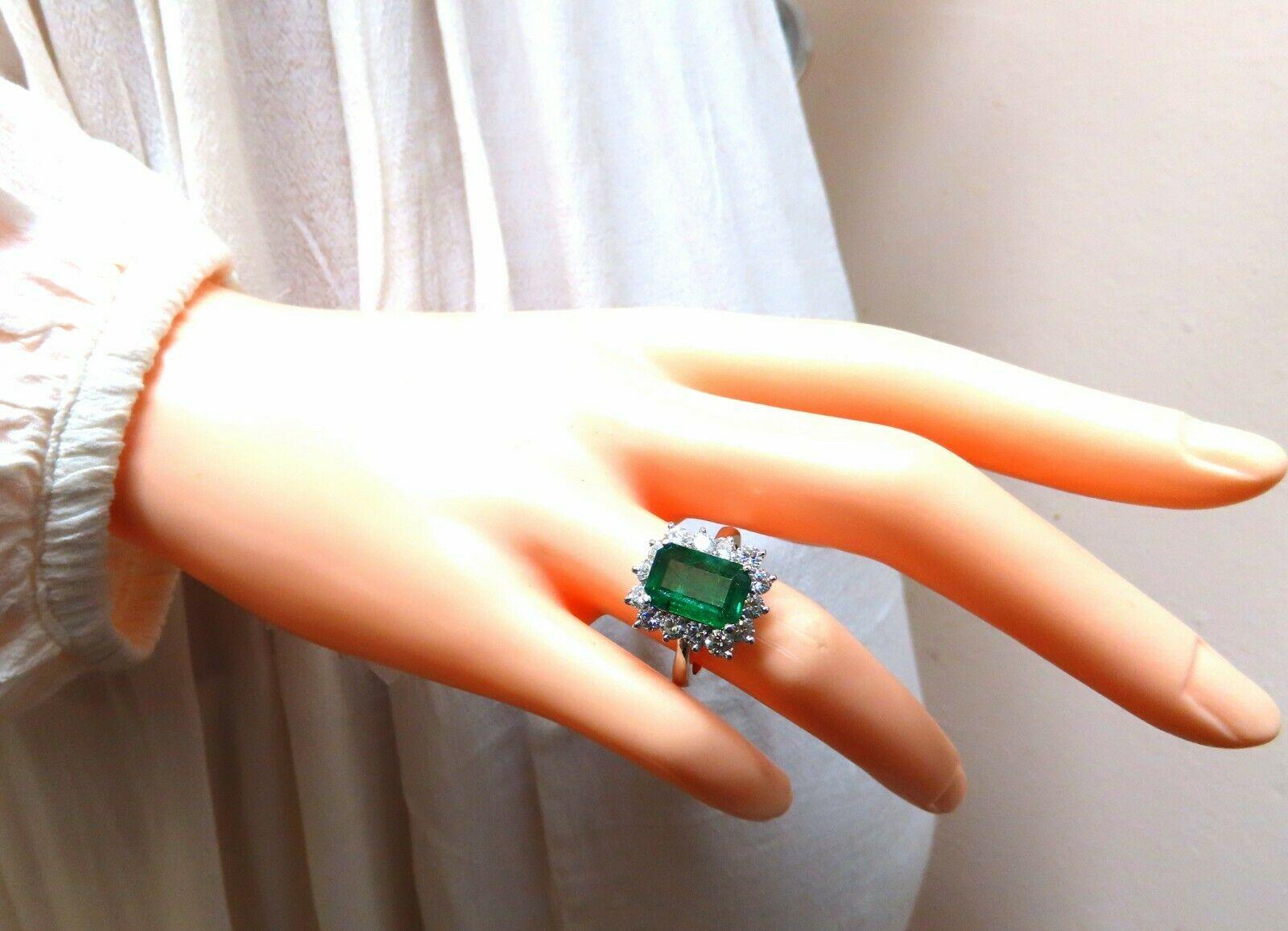 Women's or Men's 5.07 Carat Natural Emerald Diamonds Cluster Halo Ring 14 Karat For Sale