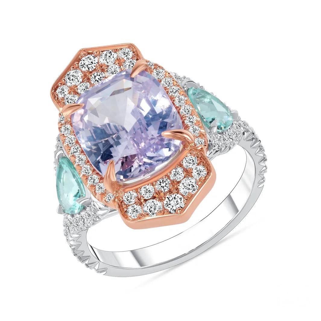 Modern 5.07ct untreated lavender Sapphire and Paraiba-type tourmaline ring. For Sale