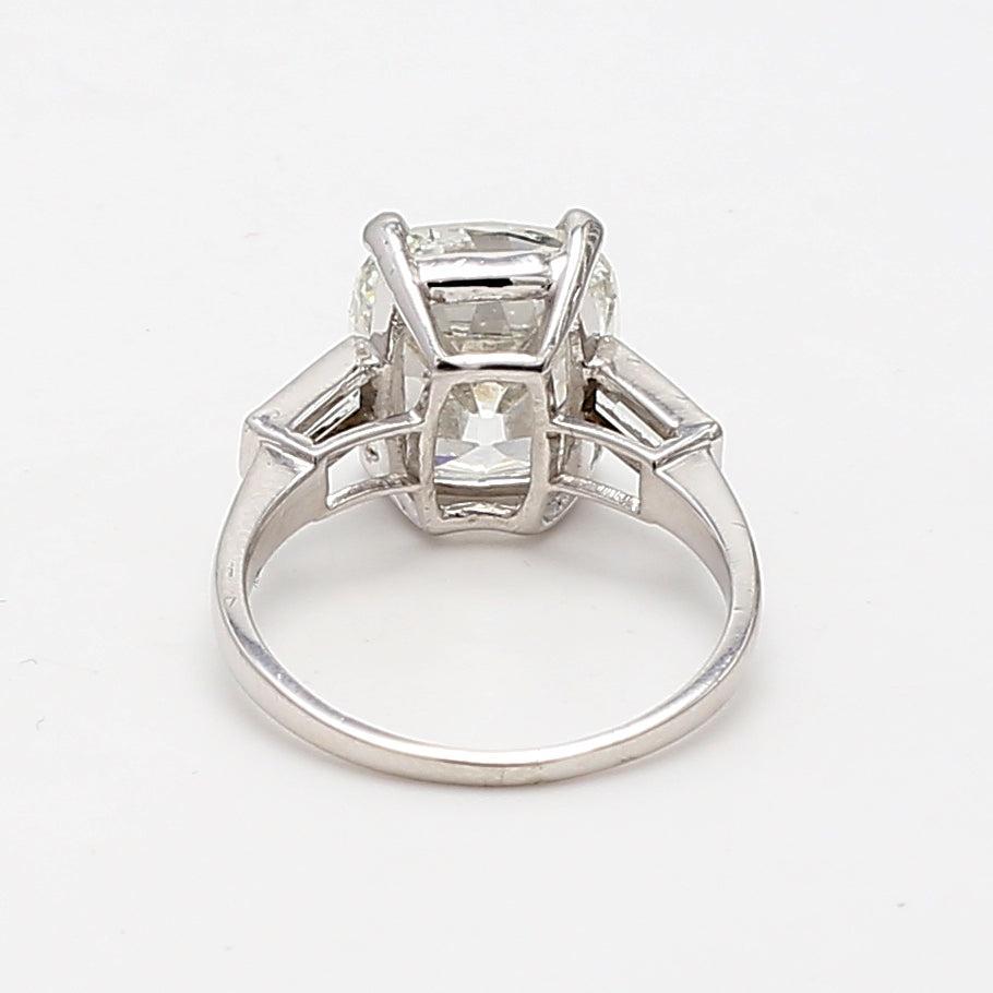 Women's 5.08 Carat Cushion Modified Brilliant Cut H VS1 Diamond Platinum Engagement Ring For Sale