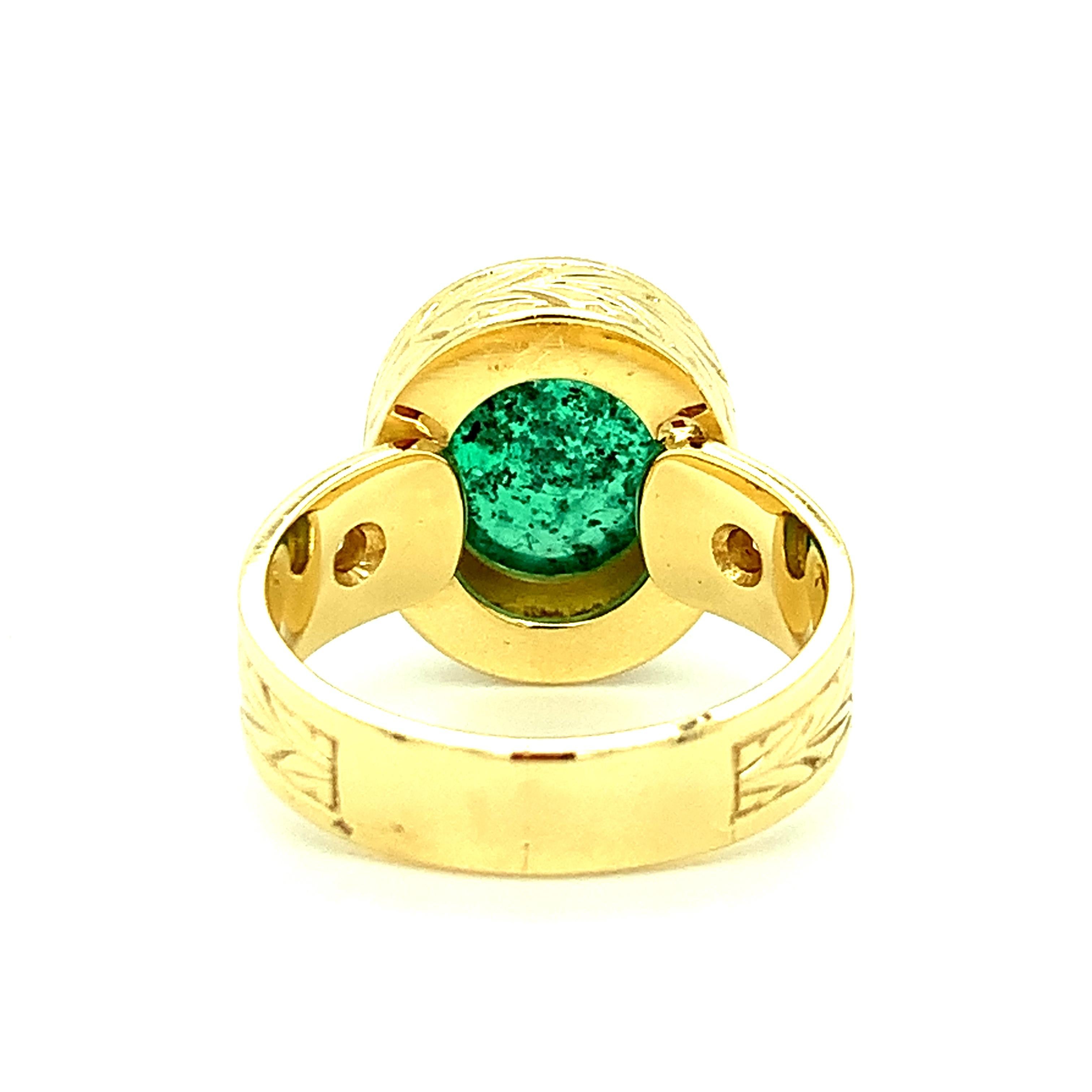 Women's or Men's Emerald Cabochon and Diamond Yellow Gold Handmade & Engraved Ring, 5.08 Carats  For Sale