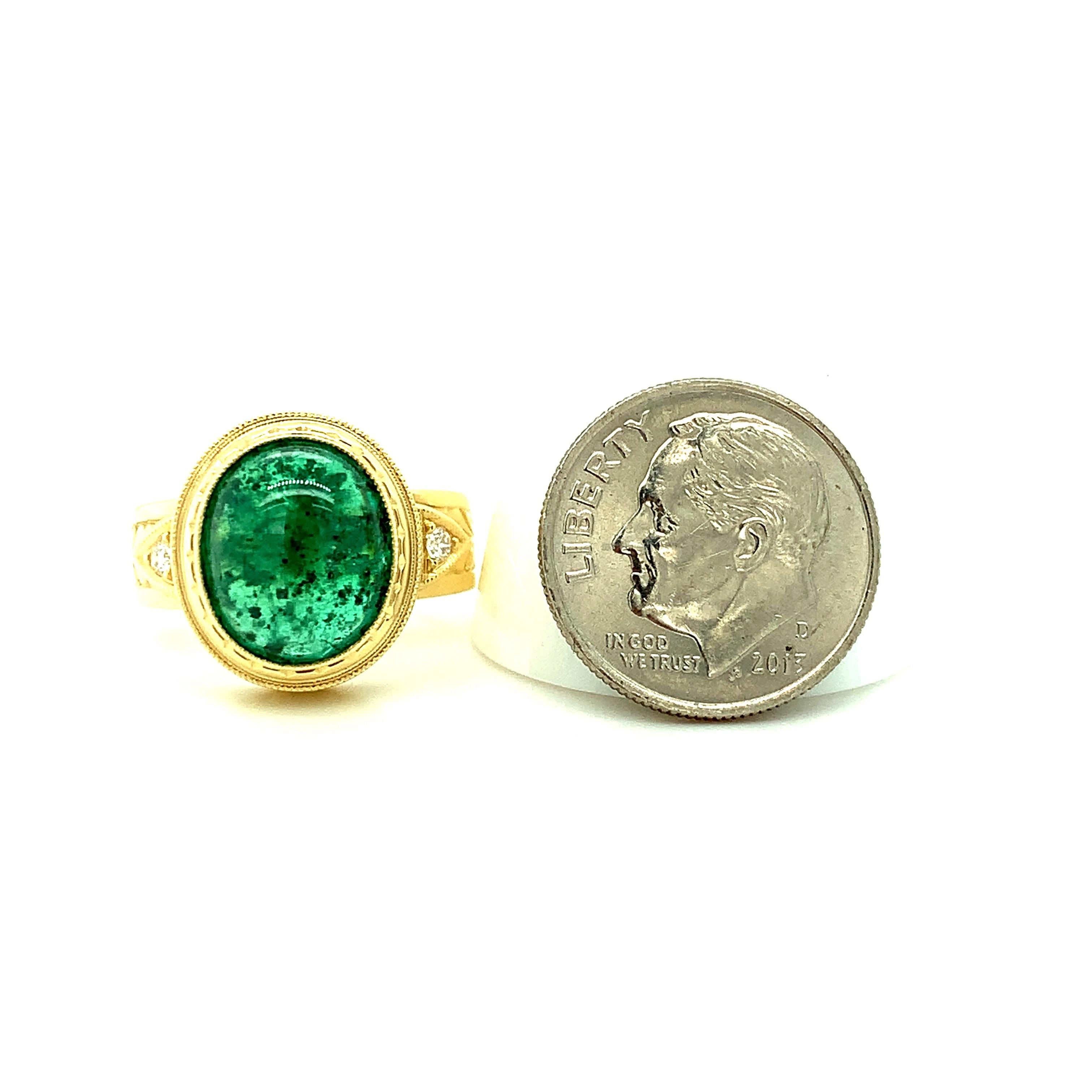Emerald Cabochon and Diamond Yellow Gold Handmade & Engraved Ring, 5.08 Carats  For Sale 2