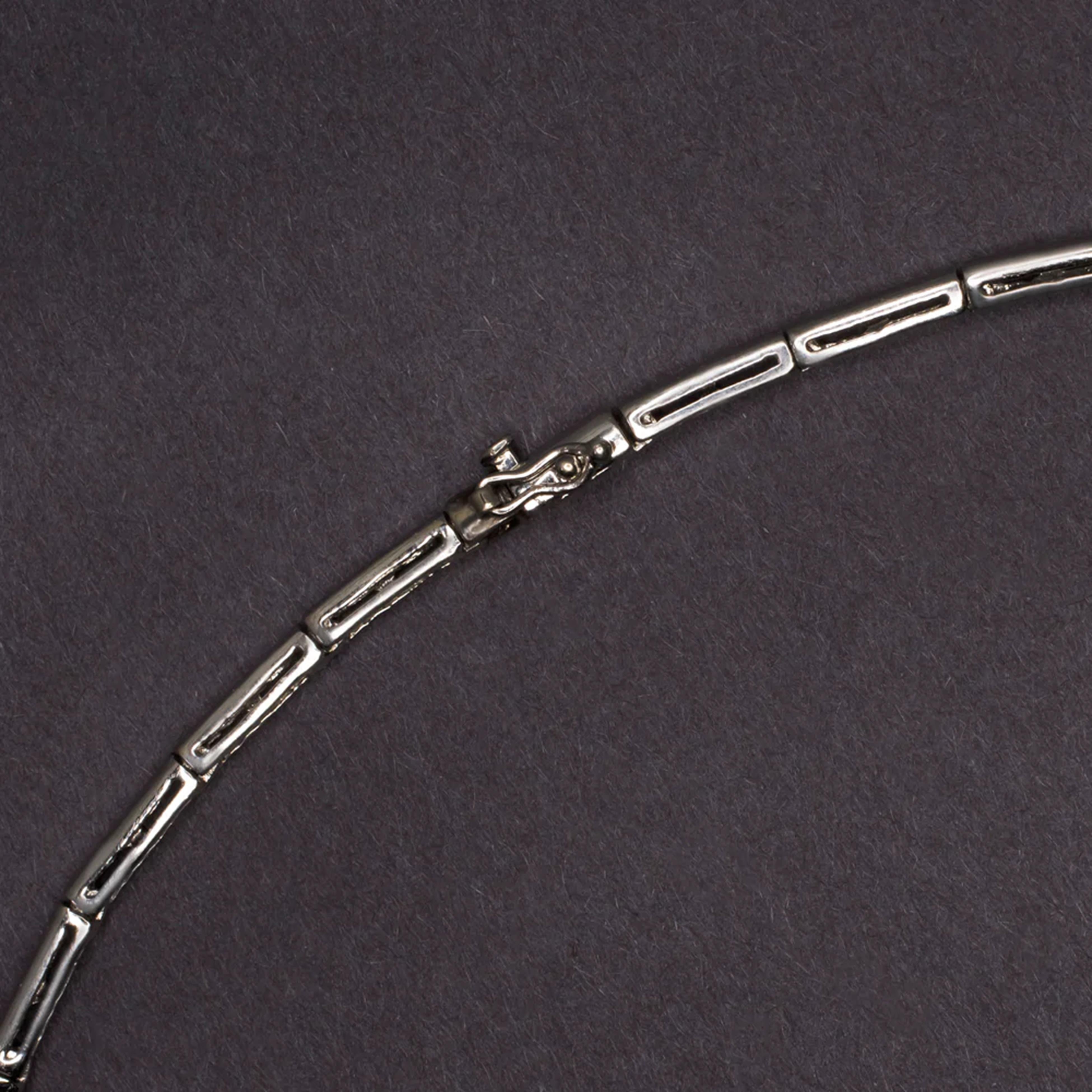  stunning diamond necklace is a remarkable piece, with 5.08 carats of bright white, eye-clean natural diamonds (G-I, VS2-SI2 grade) set in an elegant cascading floral design, adding a luxurious and romantic touch. It is very well crafted and fully