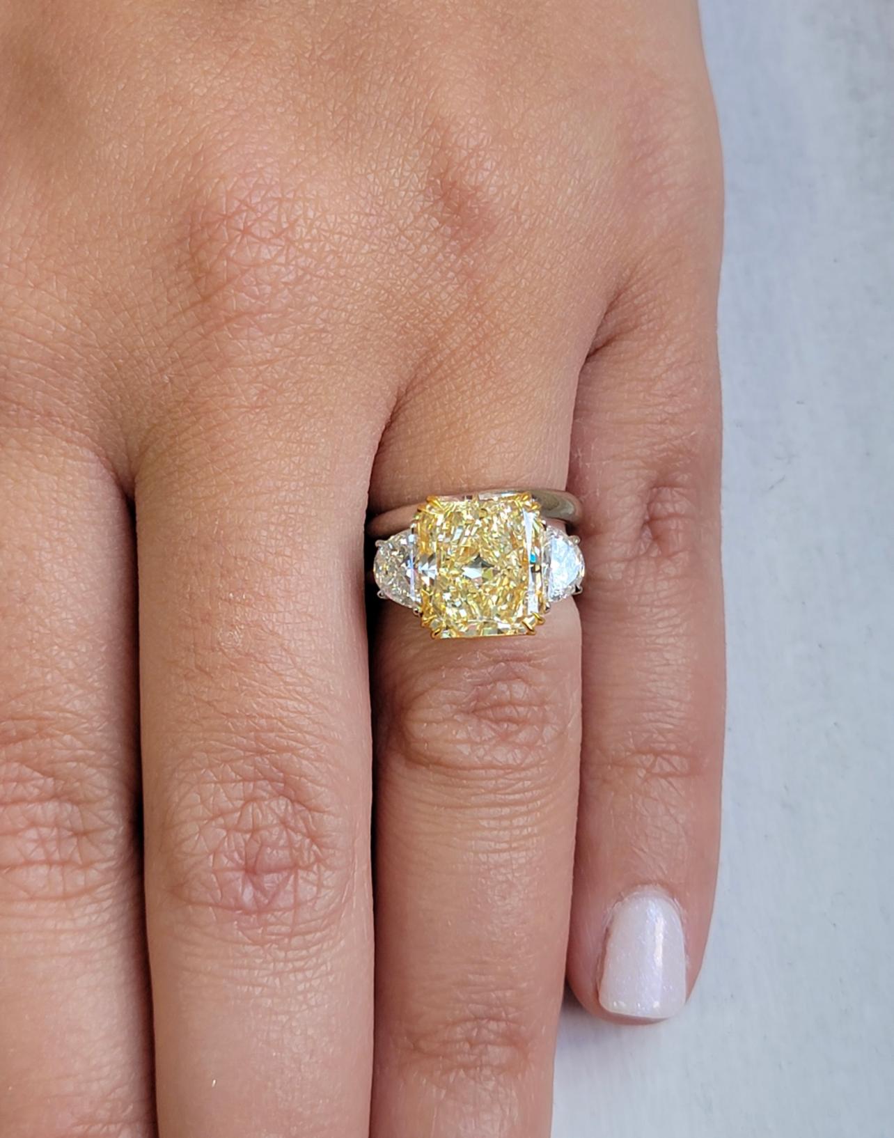 Radiant Cut 5 Carat Fancy Yellow Radiant VVS2 GIA Ring For Sale