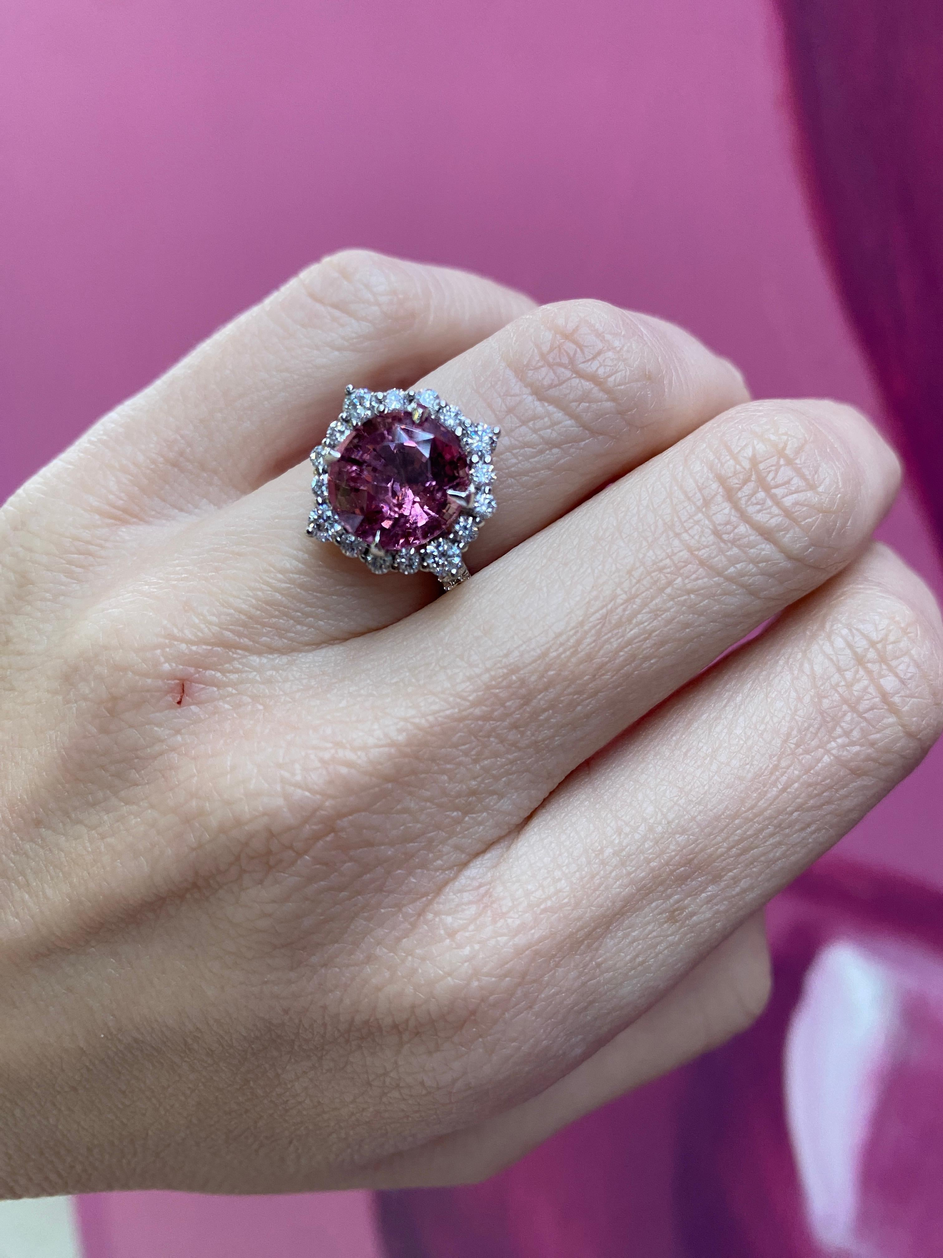 5.08ct Oval Cut Natural Pink Spinel, 1.03ctw Diamond Halo 18k White Gold Ring For Sale 10