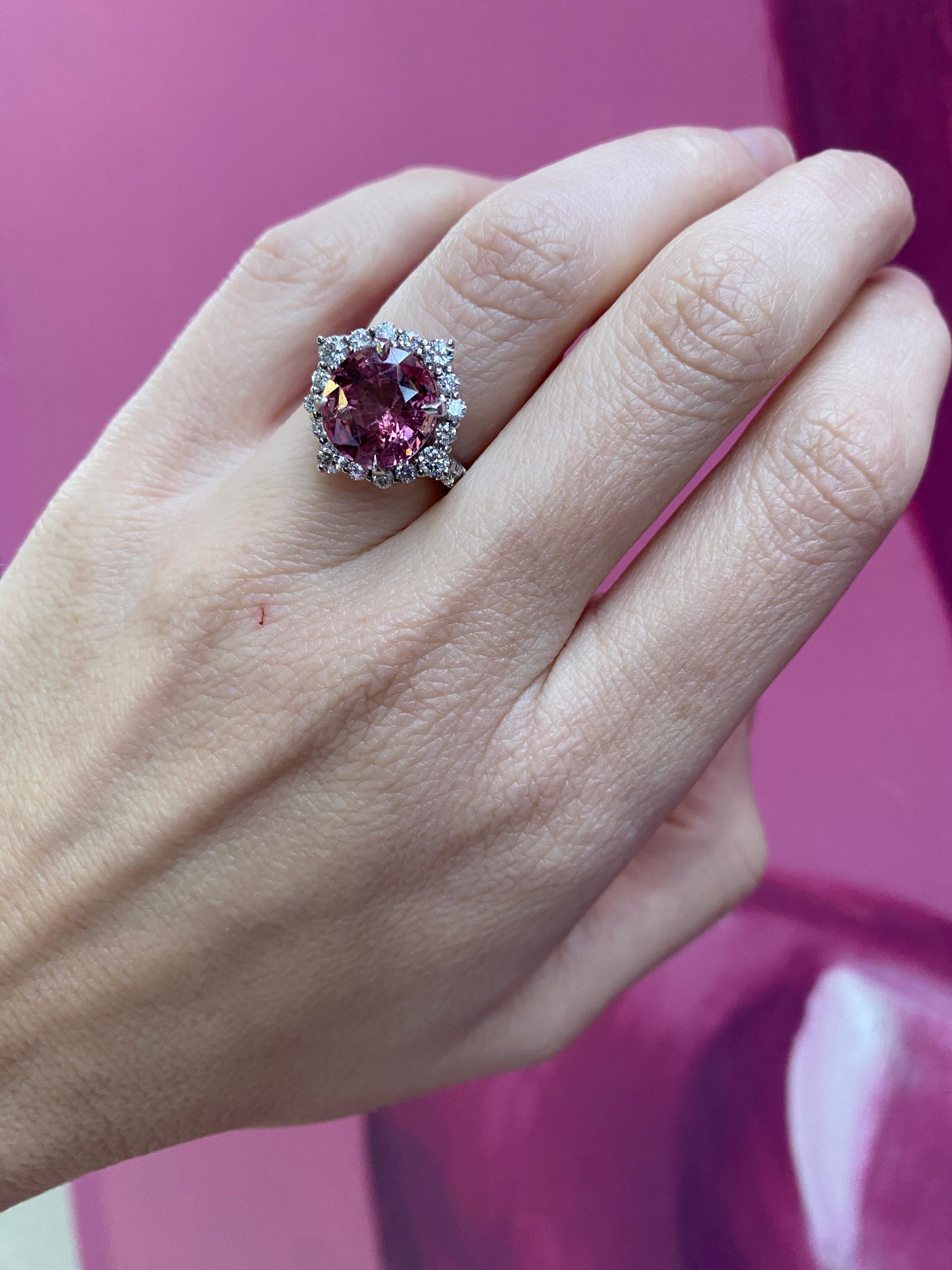 5.08ct Oval Cut Natural Pink Spinel, 1.03ctw Diamond Halo 18k White Gold Ring For Sale 11