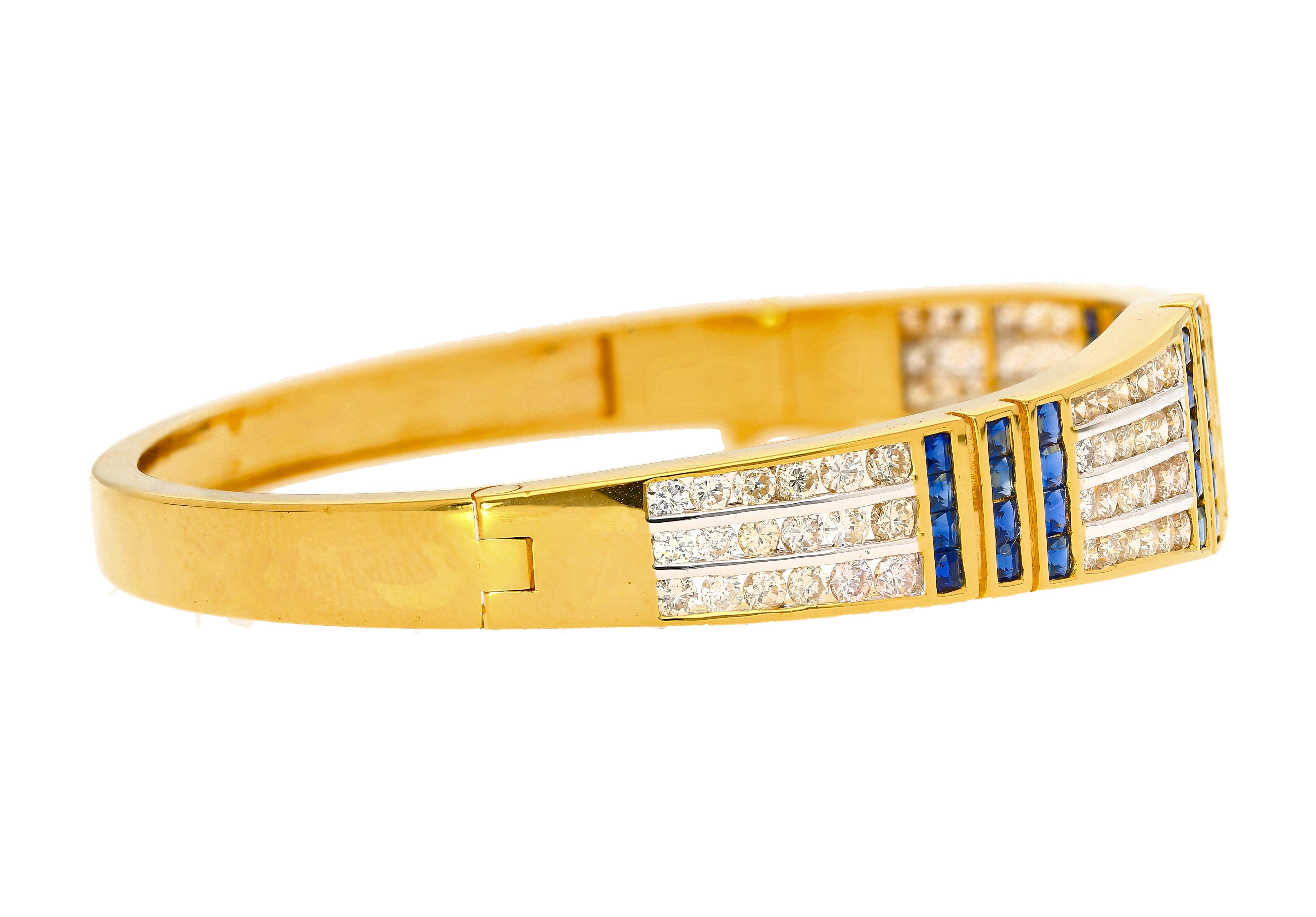 Art Deco 5.09 Carat Blue Sapphire and Diamond Bangle Bracelet in 18k Yellow Gold For Sale
