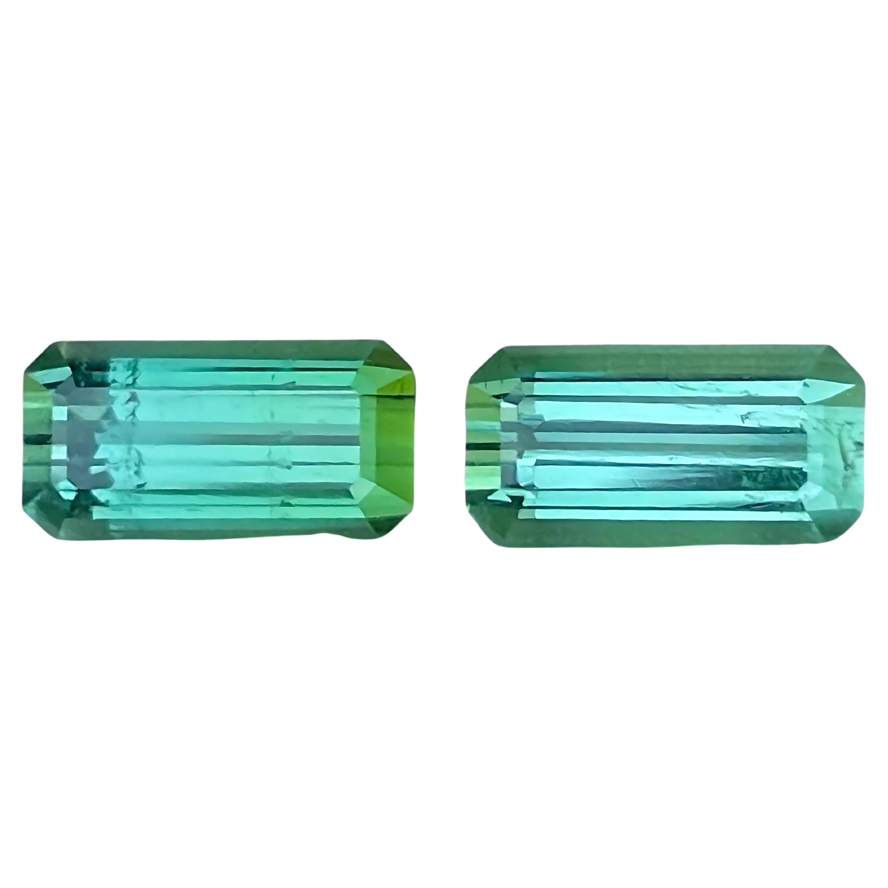 Paire de tourmalines bleu verdâtre non serties de 5,09 carats, pierres précieuses afghanes taille émeraude