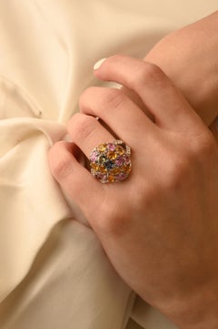 Statement-Cocktailring aus massivem 18 Karat Weißgold mit 5,09 Karat mehreren Saphiren und Diamanten