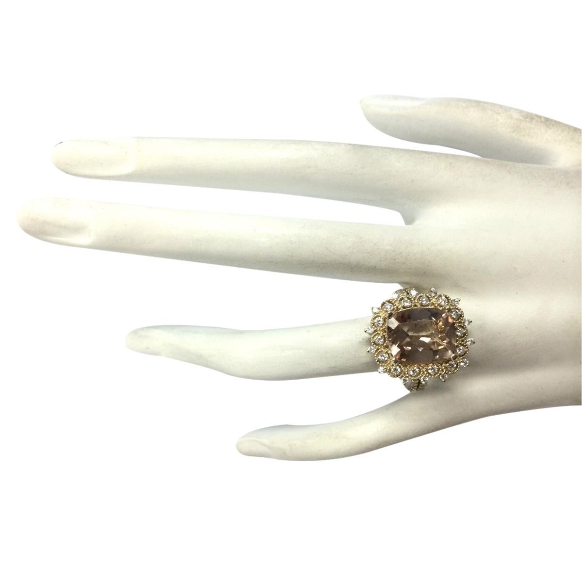 Natural Morganite 14 Karat Yellow Gold Diamond Ring In New Condition For Sale In Manhattan Beach, CA