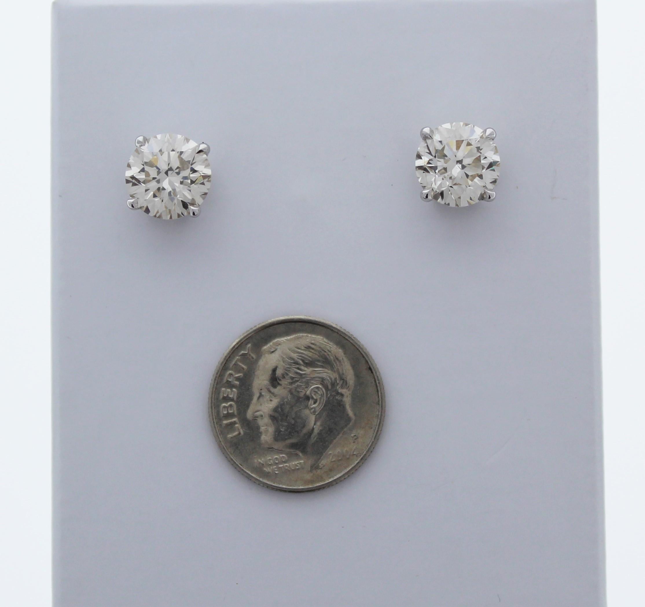 Contemporary 5.09 Carat Total Diamond Stud Earrings in 14 Karat White Gold