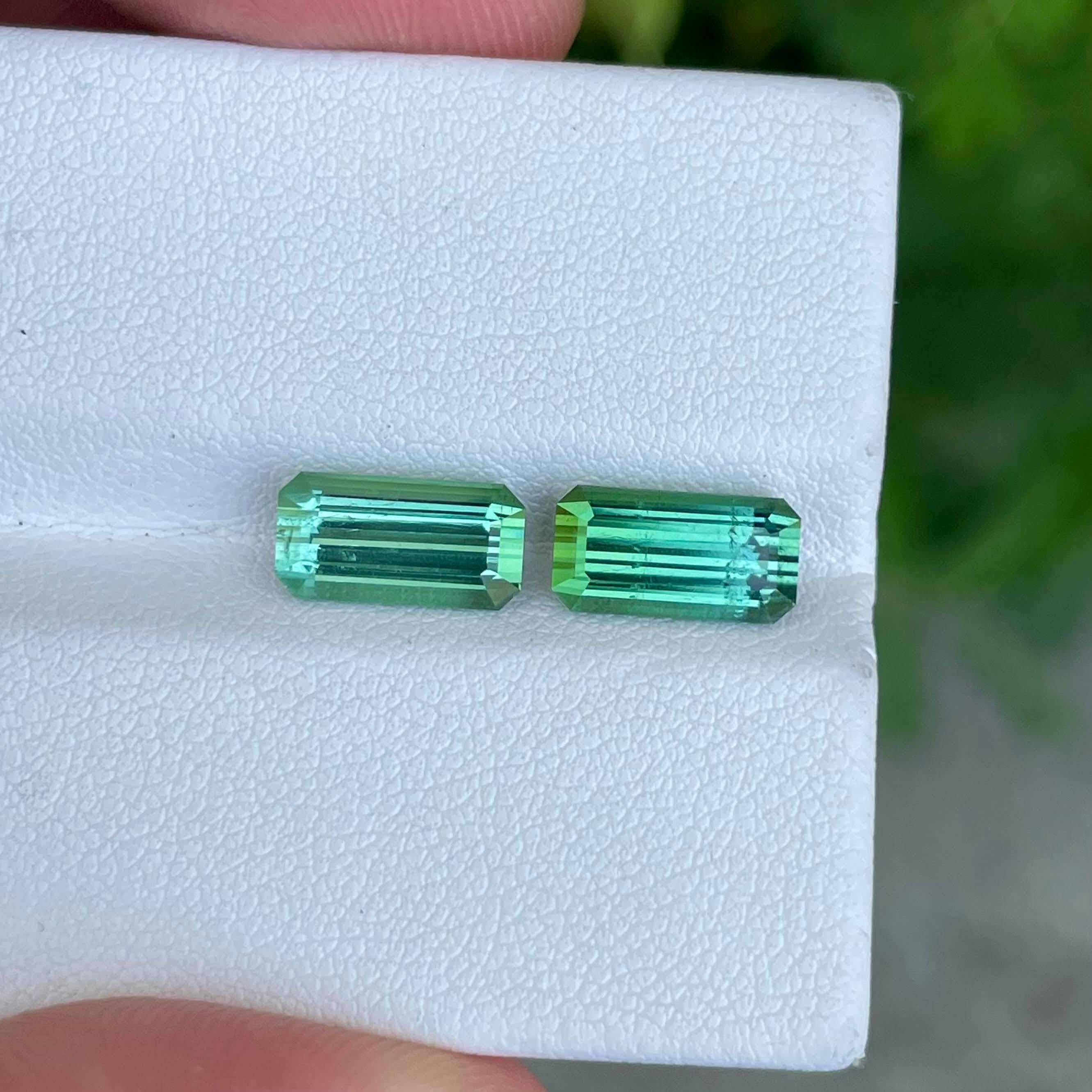 Paire de tourmalines bleu verdâtre non serties de 5,09 carats, pierres précieuses afghanes taille émeraude Neuf - En vente à Bangkok, TH