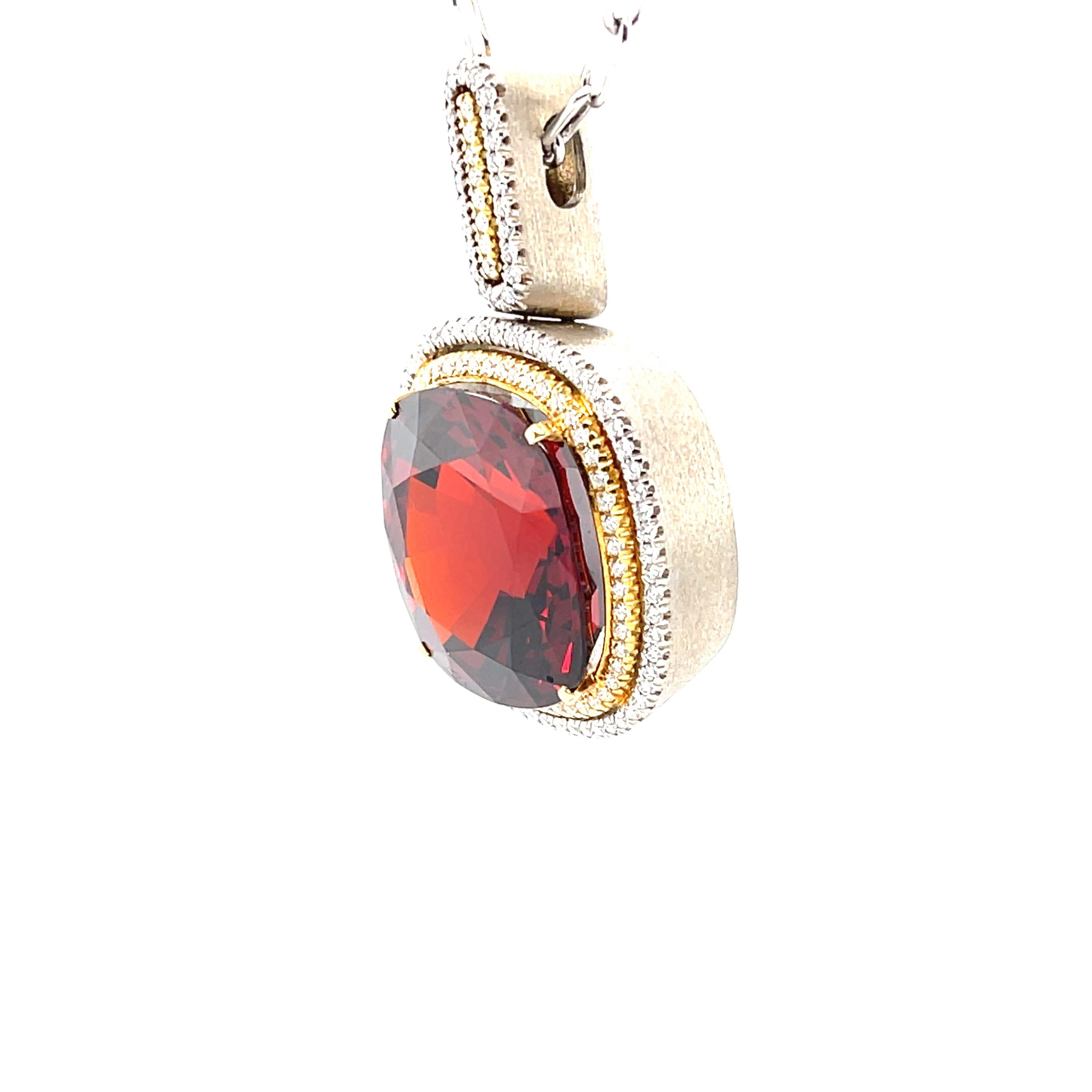 50.93 Carat Hessonite Garnet and Diamond Halo Necklace in Yellow and White Gold In New Condition In Los Angeles, CA