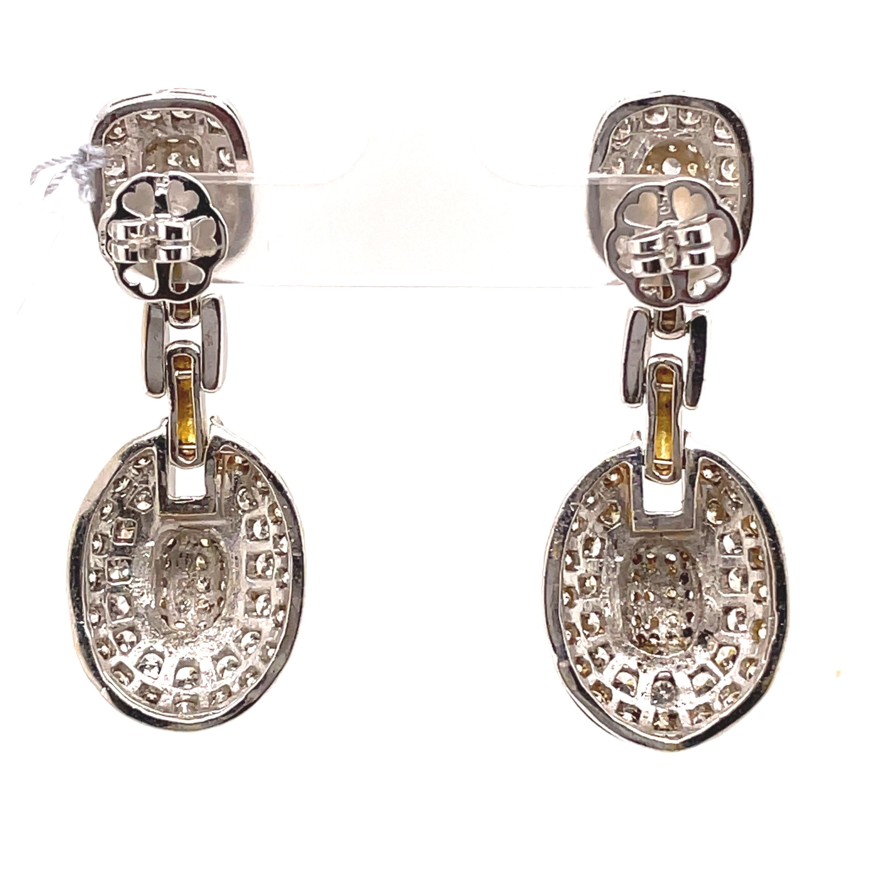 5.09ct Round Diamond Pave Dangle Earrings 18k White Gold In New Condition For Sale In BEVERLY HILLS, CA